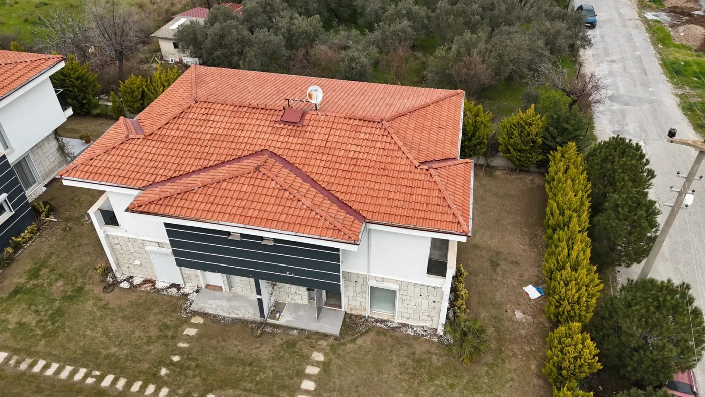 Kuşadası Güzelçamlı'da Emlak61' Den Yetkili Satılık 3+1 Villa