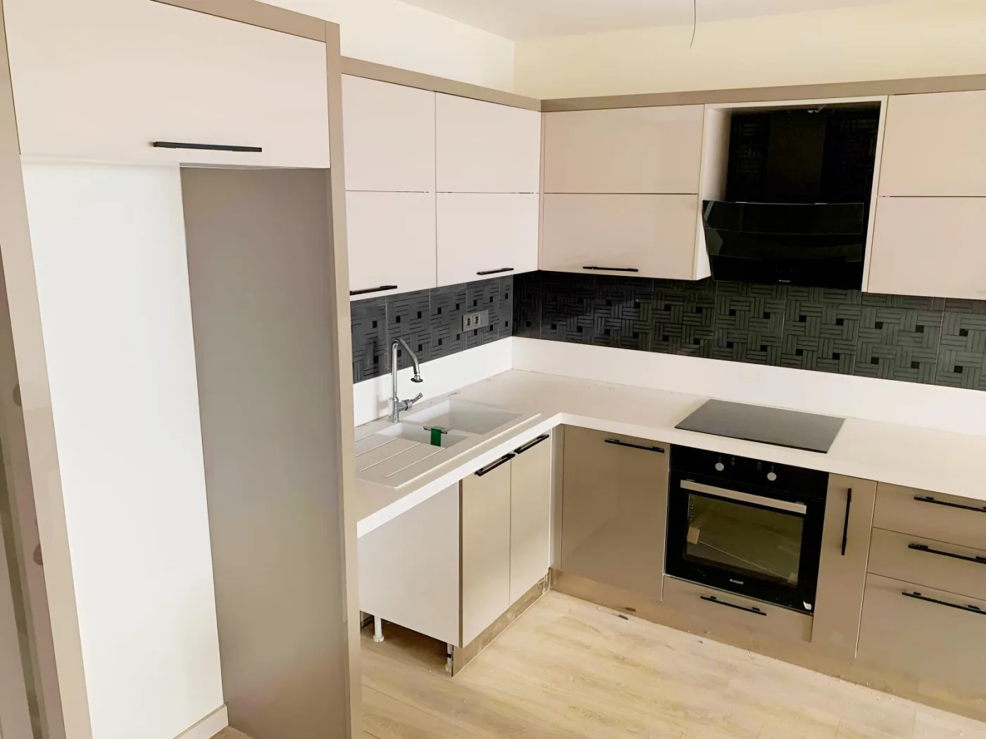 KUŞADASI' nda FULL DENİZ HAVUZ MAMZARALI 2+1 FIRSAT DAİRE