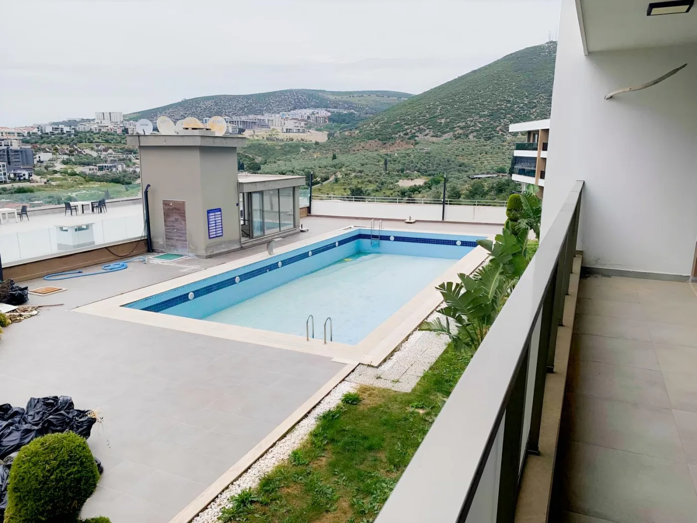 KUŞADASI' nda FULL DENİZ HAVUZ MAMZARALI 2+1 FIRSAT DAİRE