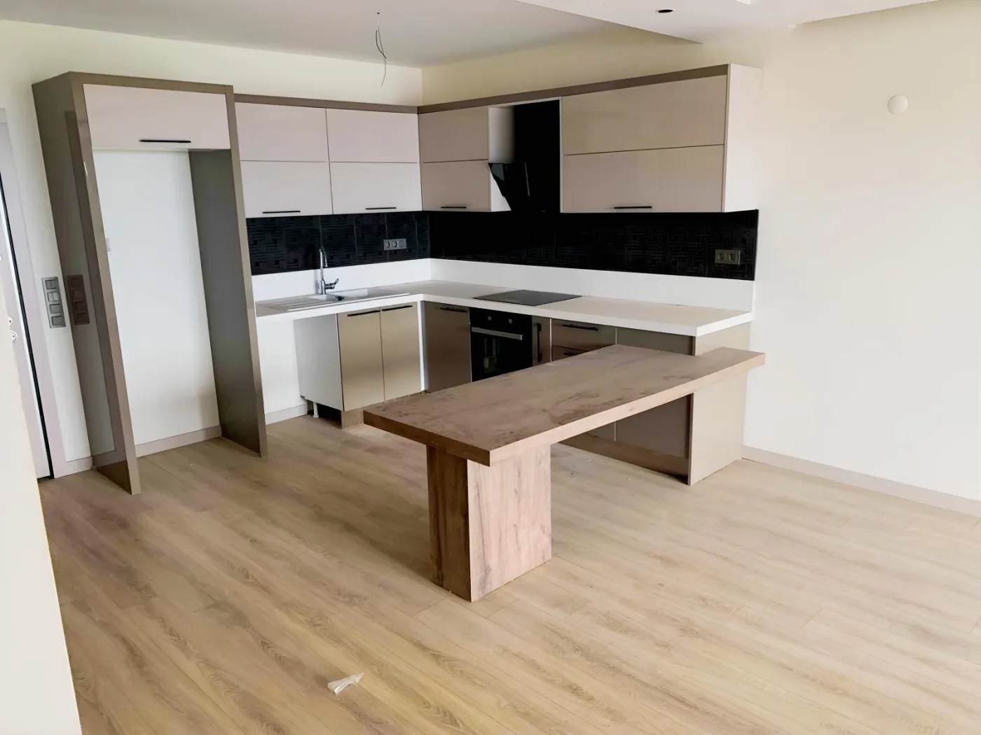 KUŞADASI' nda FULL DENİZ HAVUZ MAMZARALI 2+1 FIRSAT DAİRE