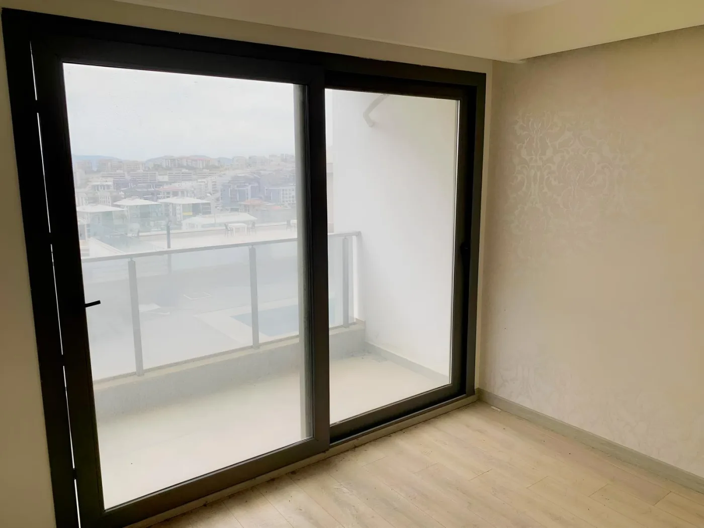 KUŞADASI' nda FULL DENİZ HAVUZ MAMZARALI 2+1 FIRSAT DAİRE