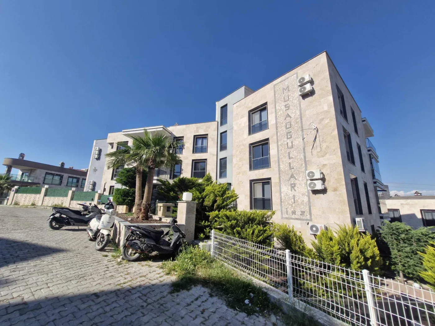 Değirmendere'de Tam Sosyal Aktiviteli sitede 3+1 Lüks Daire