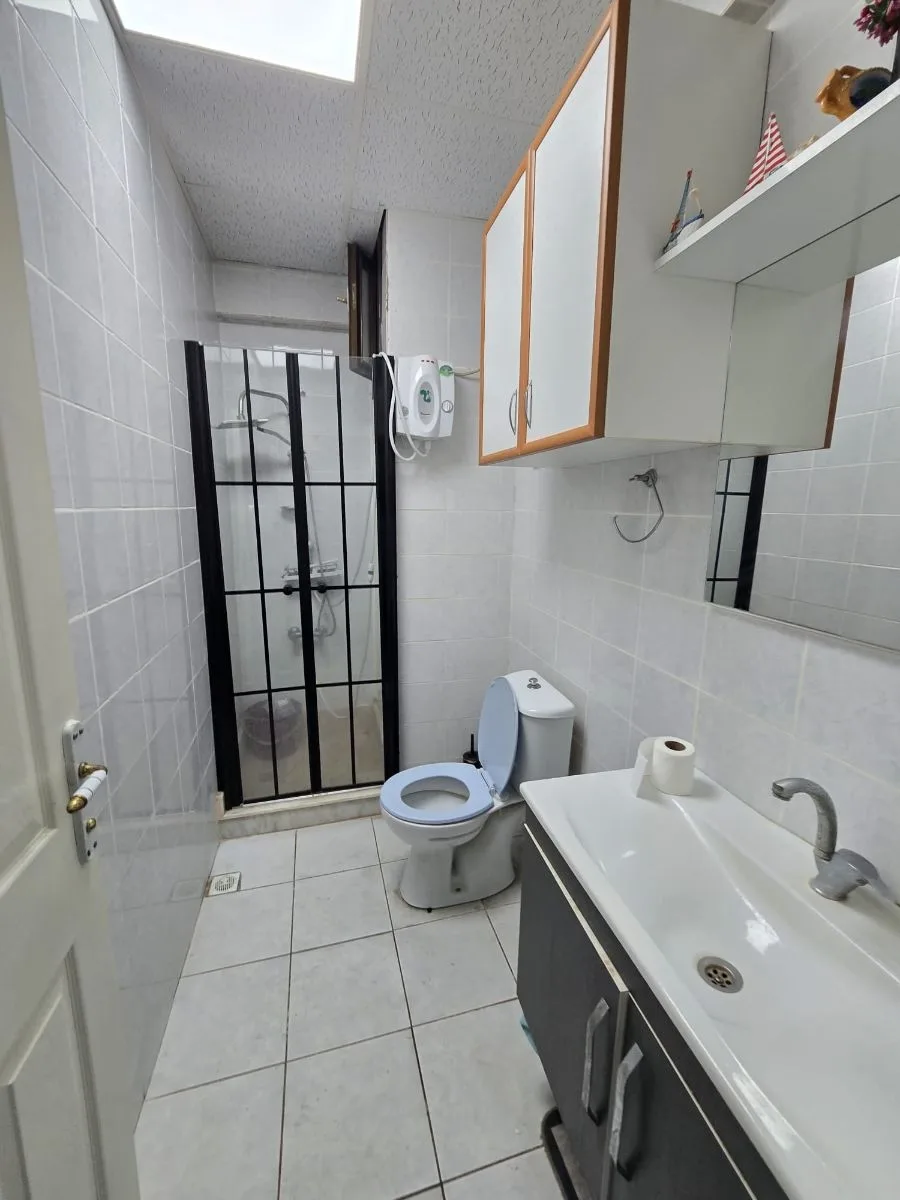 Level61'den Kuşadası Sahiline 100 Metre İki Katlı Satılık Dükkan