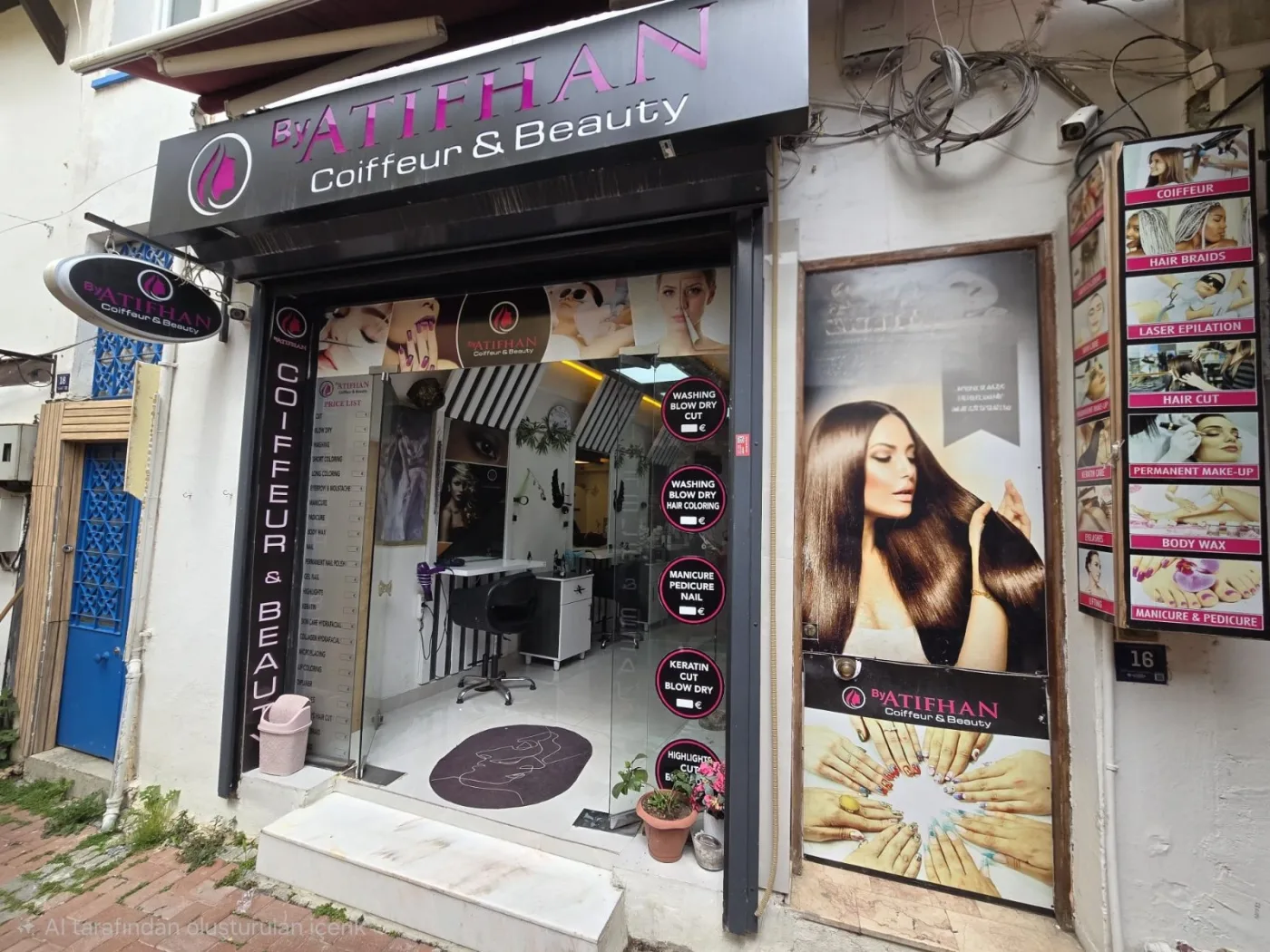 Level61'den Kuşadası Sahiline 100 Metre İki Katlı Satılık Dükkan