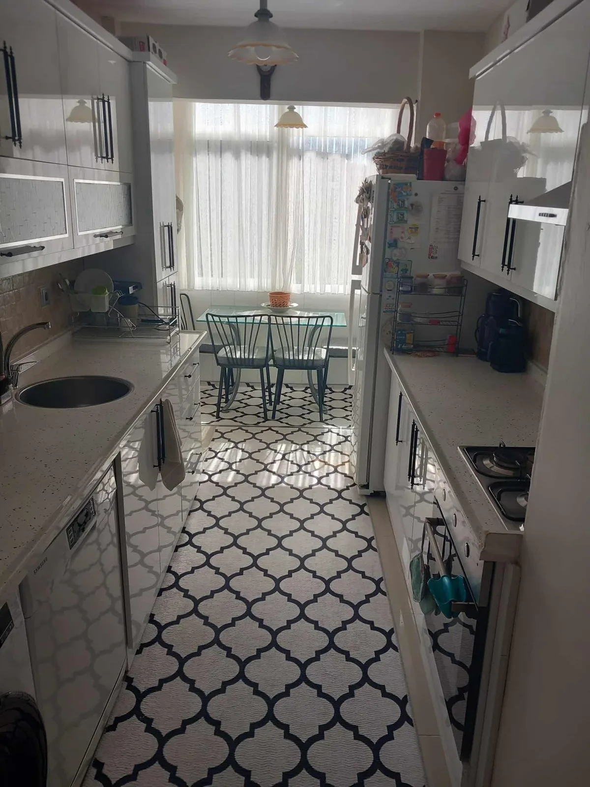 KUŞADASI MERKEZDE KADINLAR DENİZİNE ÇOK YAKIN 2+1 FIRSAT DAİRE