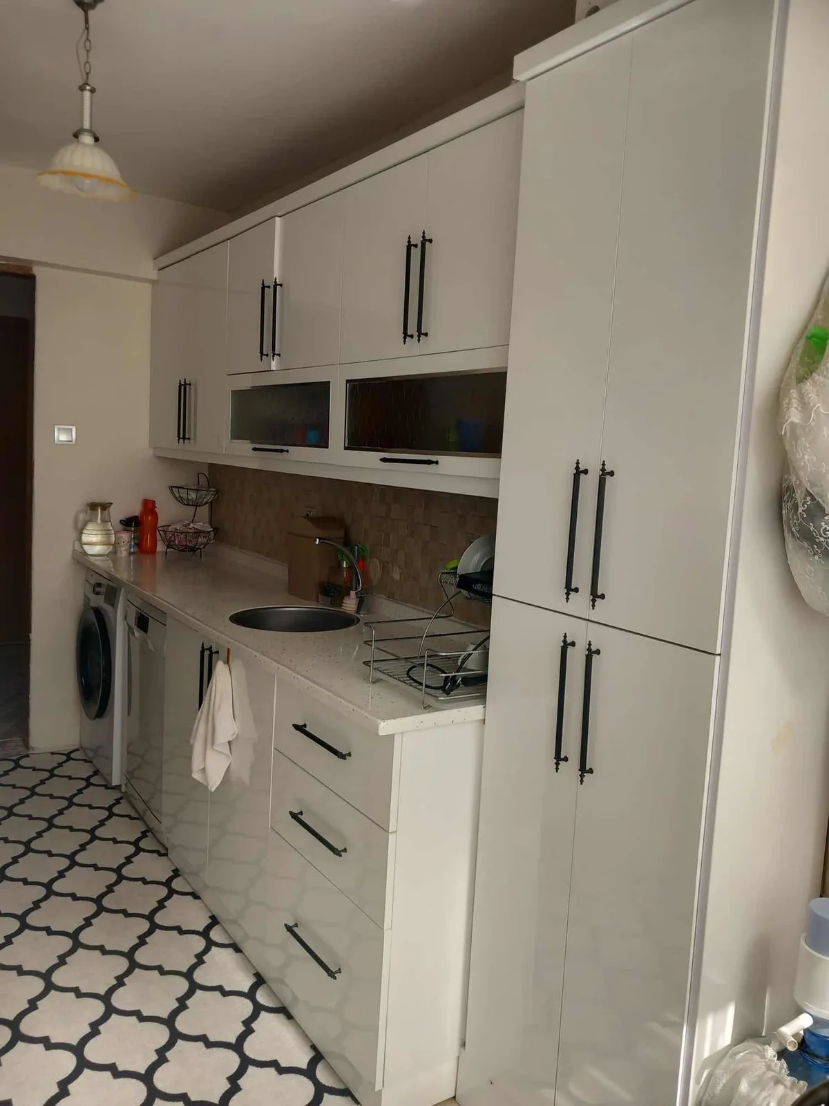 KUŞADASI MERKEZDE KADINLAR DENİZİNE ÇOK YAKIN 2+1 FIRSAT DAİRE