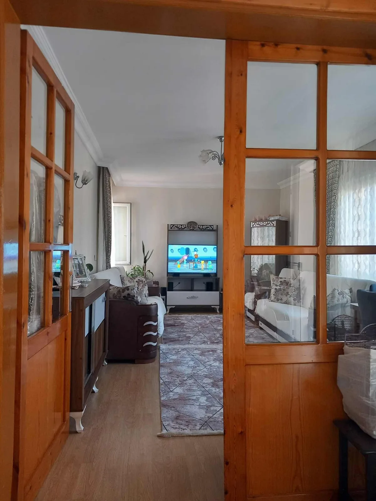 KUŞADASI MERKEZDE KADINLAR DENİZİNE ÇOK YAKIN 2+1 FIRSAT DAİRE