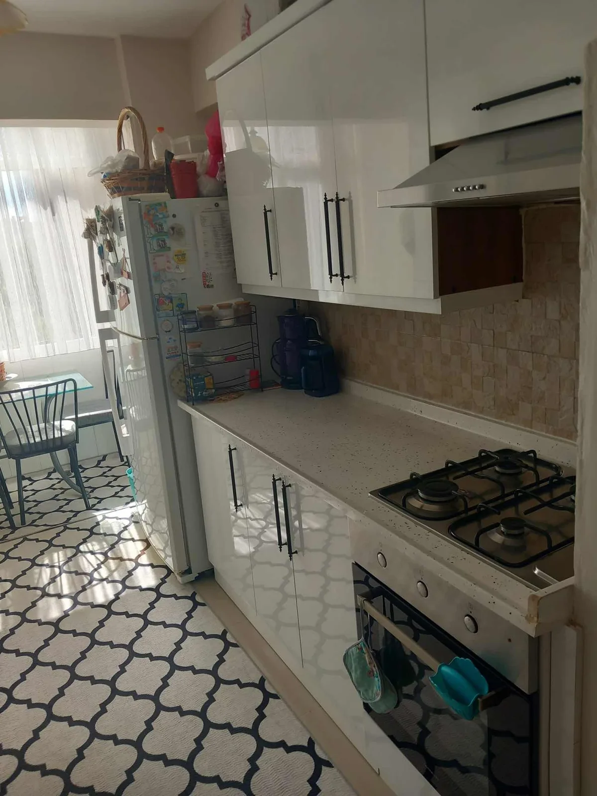 KUŞADASI MERKEZDE KADINLAR DENİZİNE ÇOK YAKIN 2+1 FIRSAT DAİRE