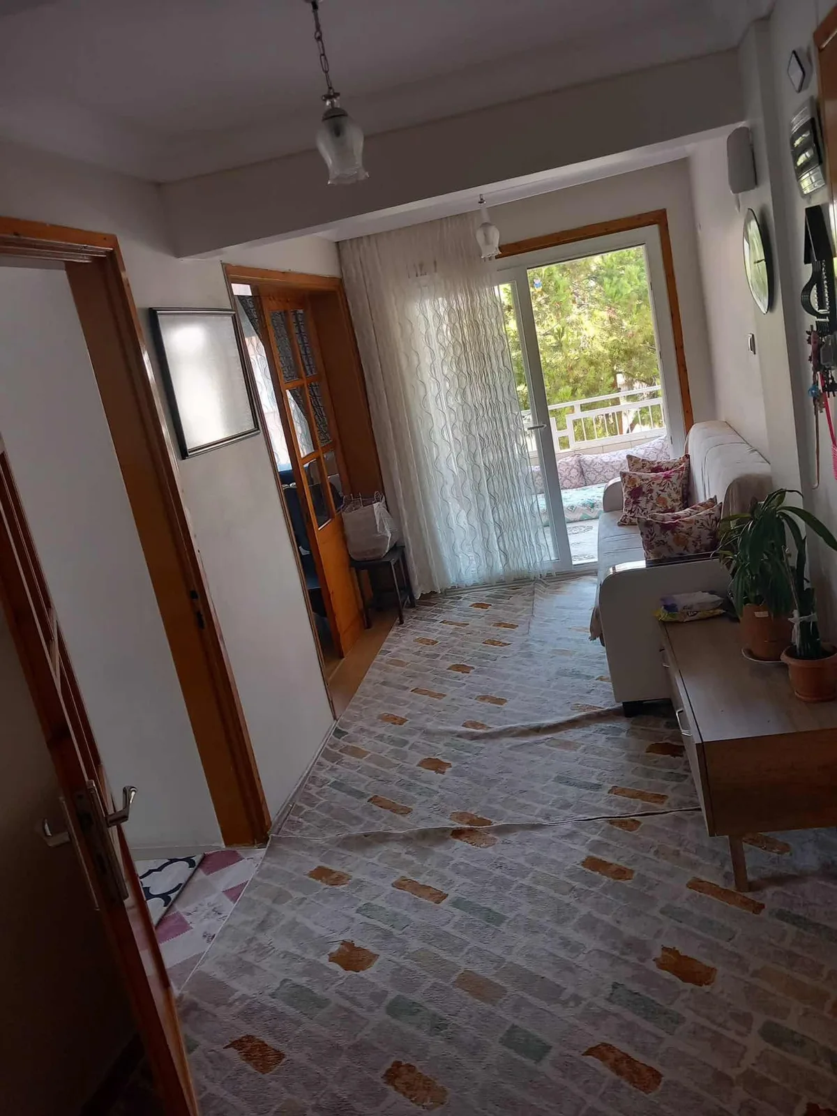 KUŞADASI MERKEZDE KADINLAR DENİZİNE ÇOK YAKIN 2+1 FIRSAT DAİRE