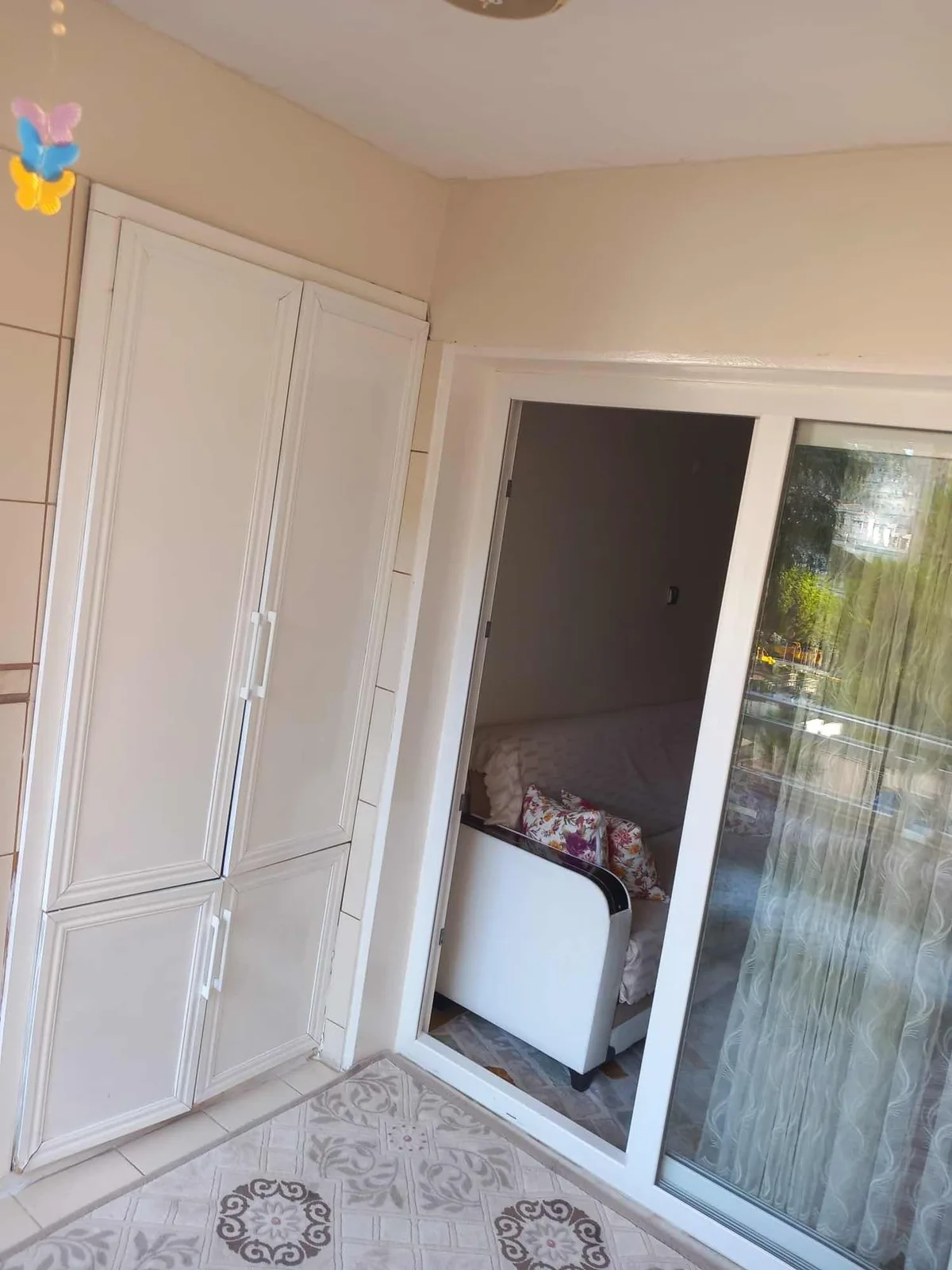 KUŞADASI MERKEZDE KADINLAR DENİZİNE ÇOK YAKIN 2+1 FIRSAT DAİRE