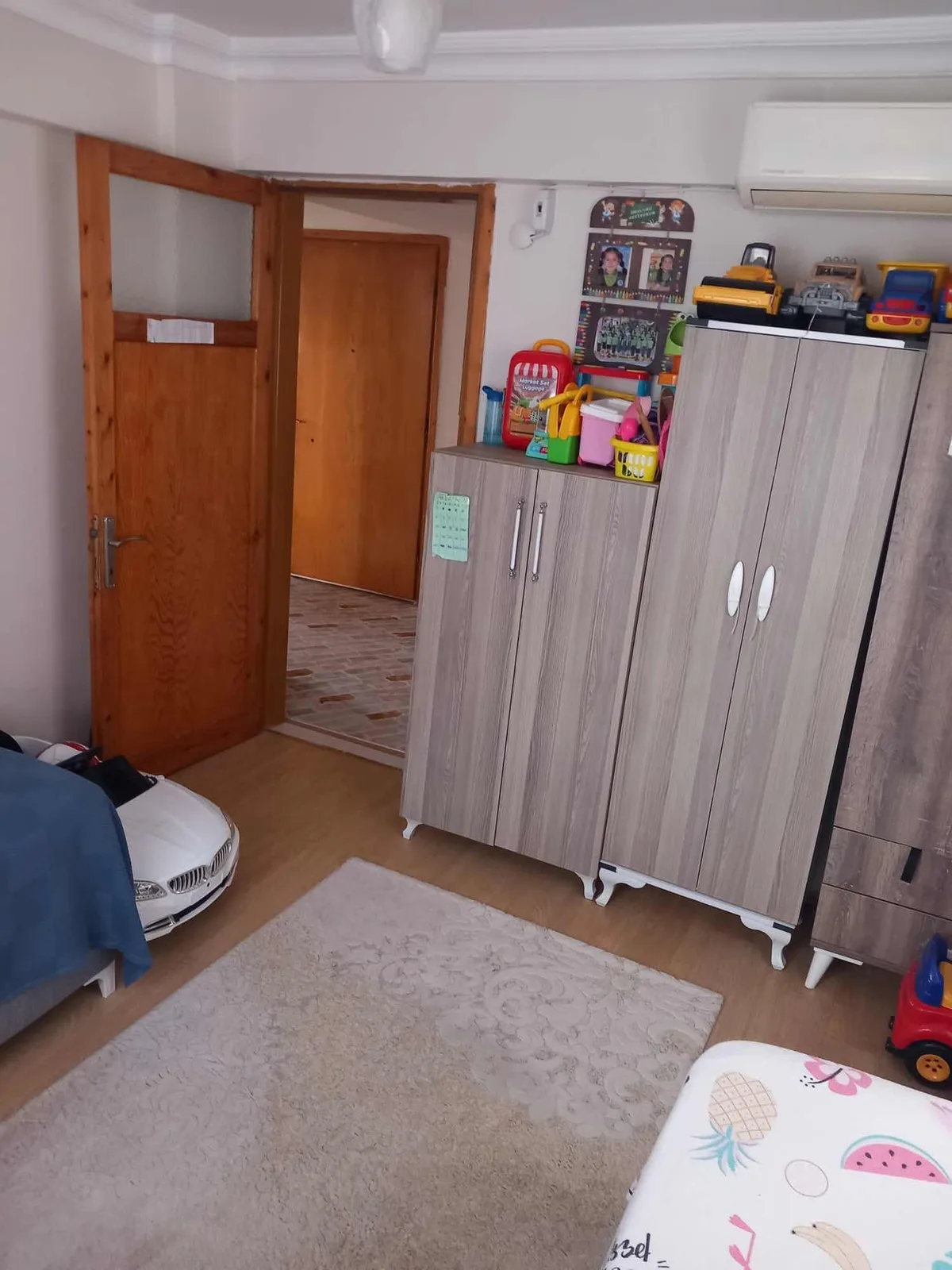KUŞADASI MERKEZDE KADINLAR DENİZİNE ÇOK YAKIN 2+1 FIRSAT DAİRE