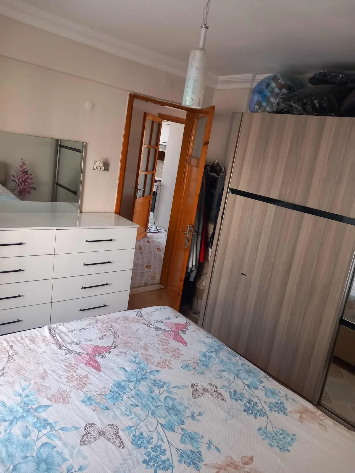 KUŞADASI MERKEZDE KADINLAR DENİZİNE ÇOK YAKIN 2+1 FIRSAT DAİRE