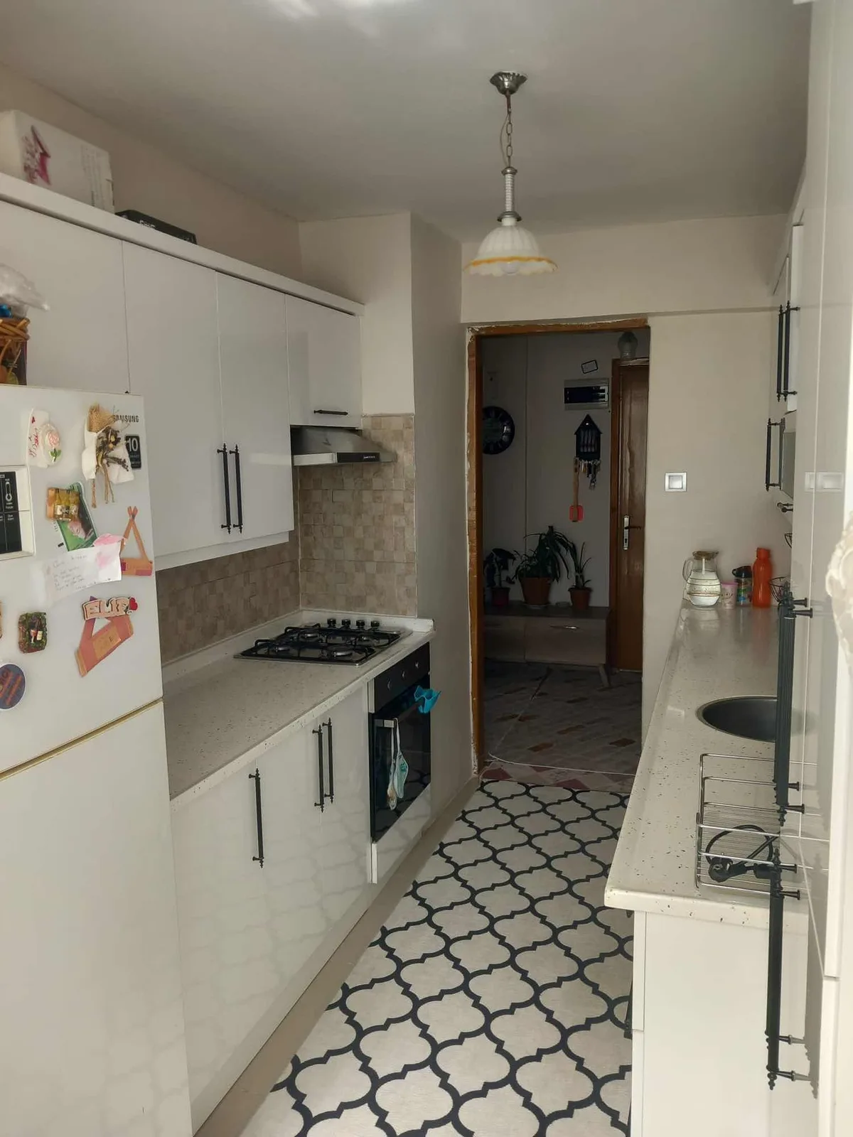 KUŞADASI MERKEZDE KADINLAR DENİZİNE ÇOK YAKIN 2+1 FIRSAT DAİRE