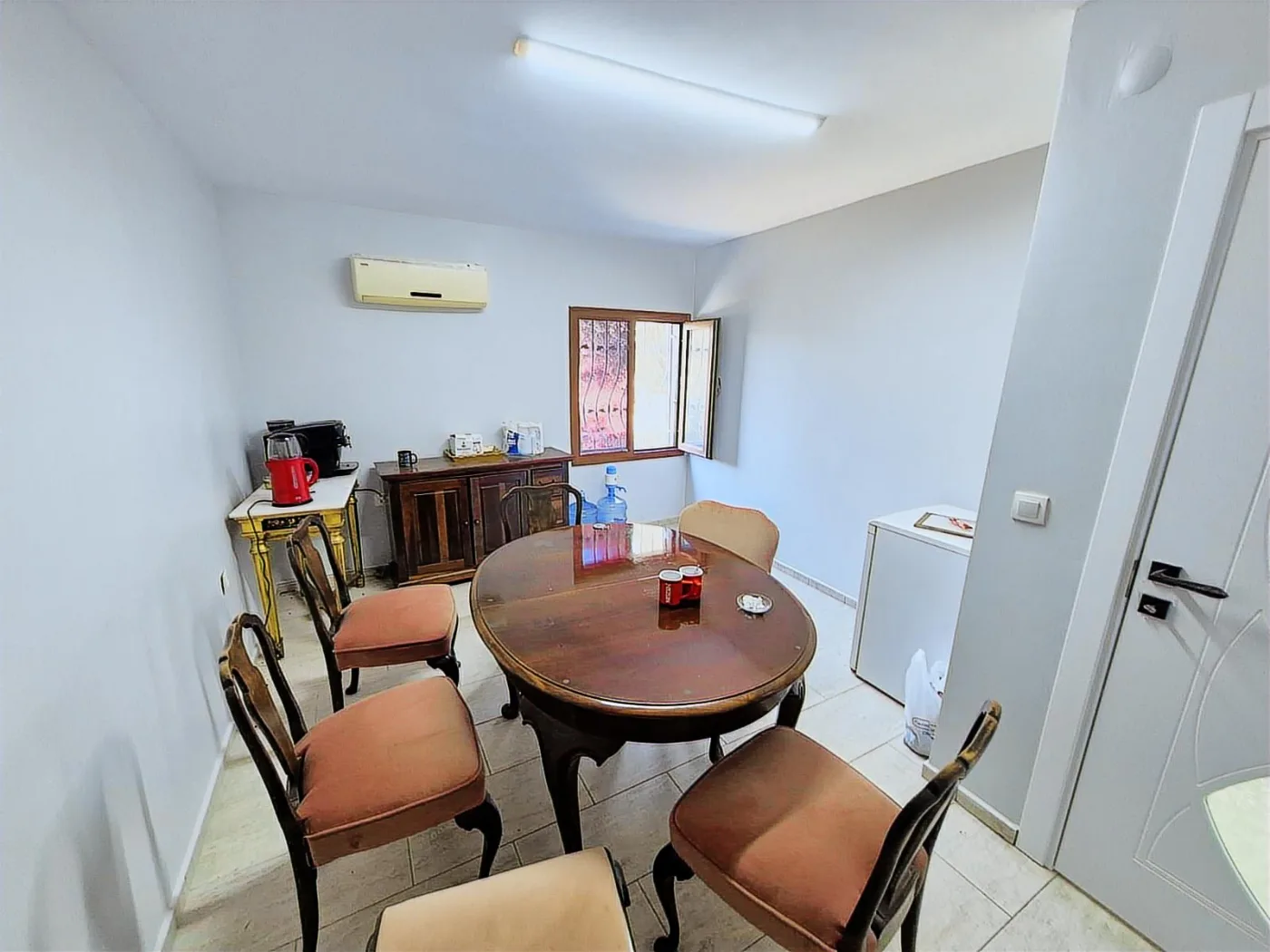 Bayraklidede Mahallesinde Satılık Tripleks 6+1 Dükkan Tapulu
