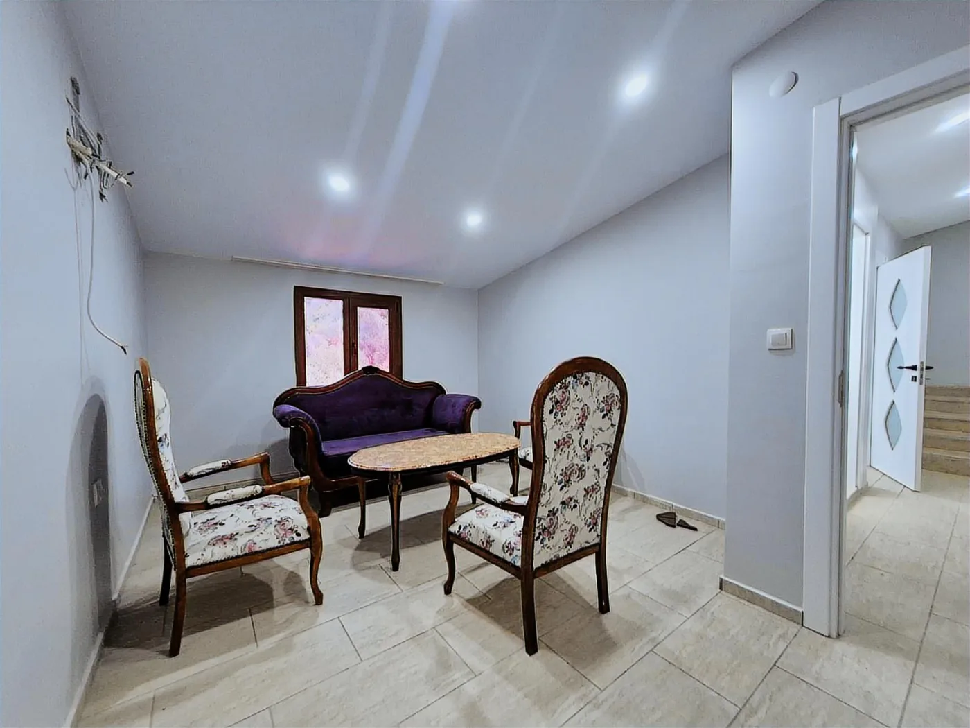 Bayraklidede Mahallesinde Satılık Tripleks 6+1 Dükkan Tapulu