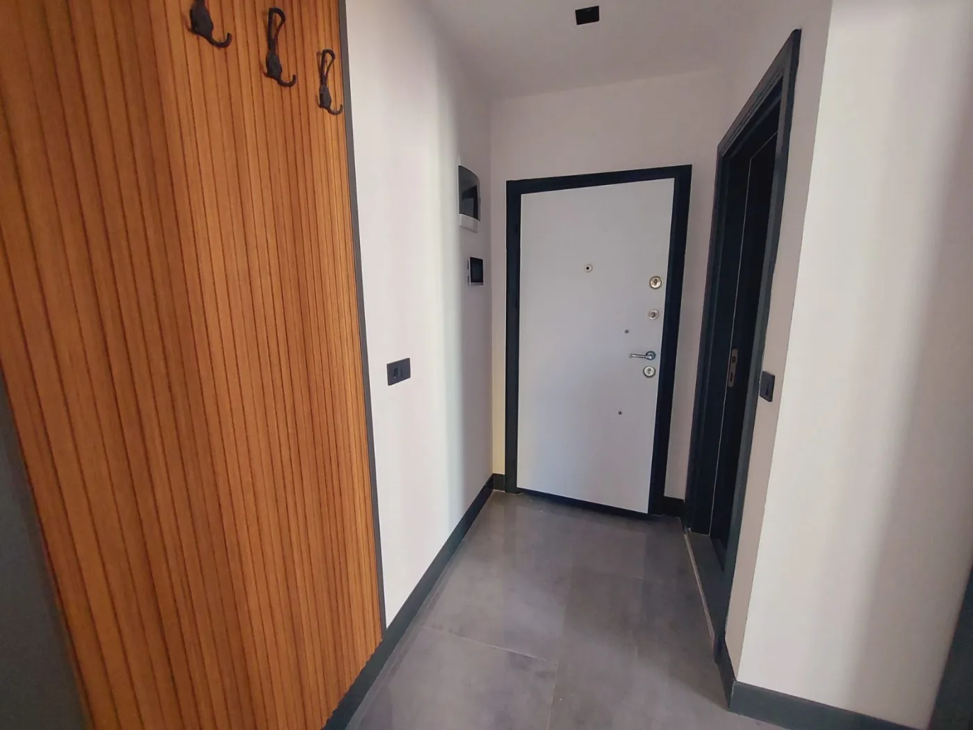 Meteoroloji Kavşağı Civarı Ulaşımı Kolay Yeni Binada Ara Kat 2+1