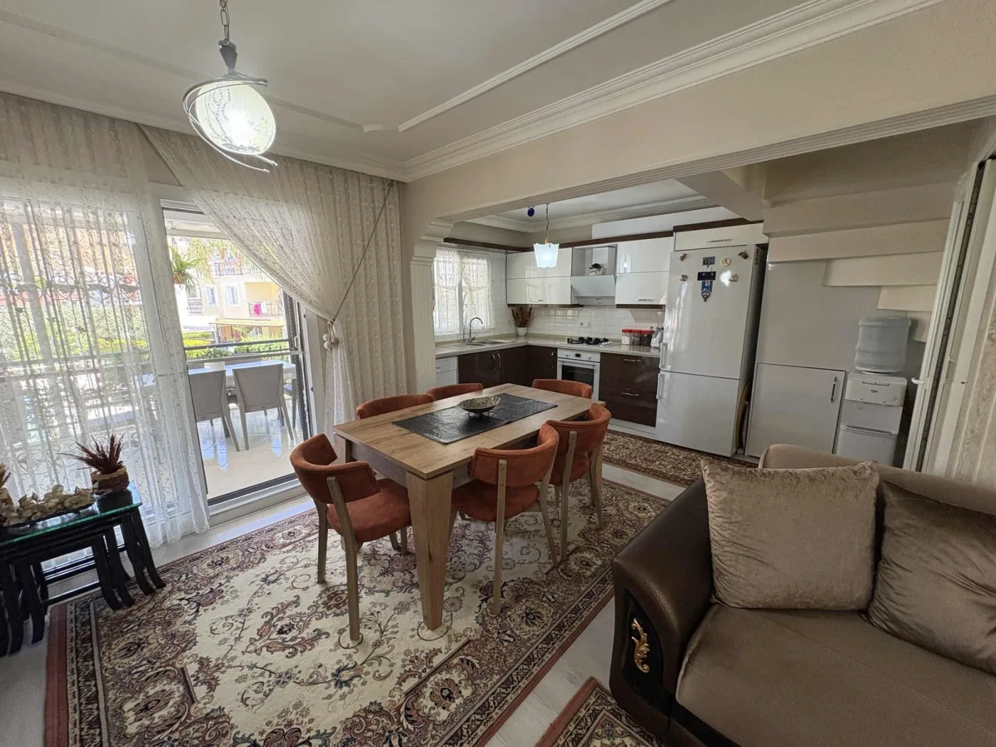 Kuşadası Yavansu'da Havuzlu Sitede Köşe Konum 5+1 Villa
