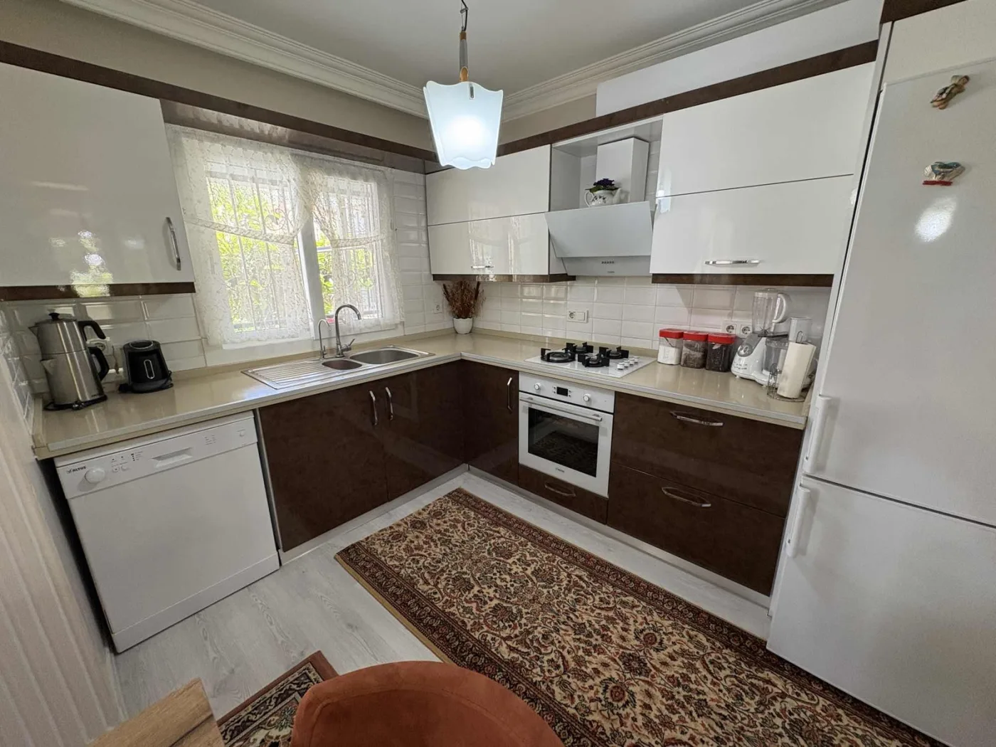 Kuşadası Yavansu'da Havuzlu Sitede Köşe Konum 5+1 Villa