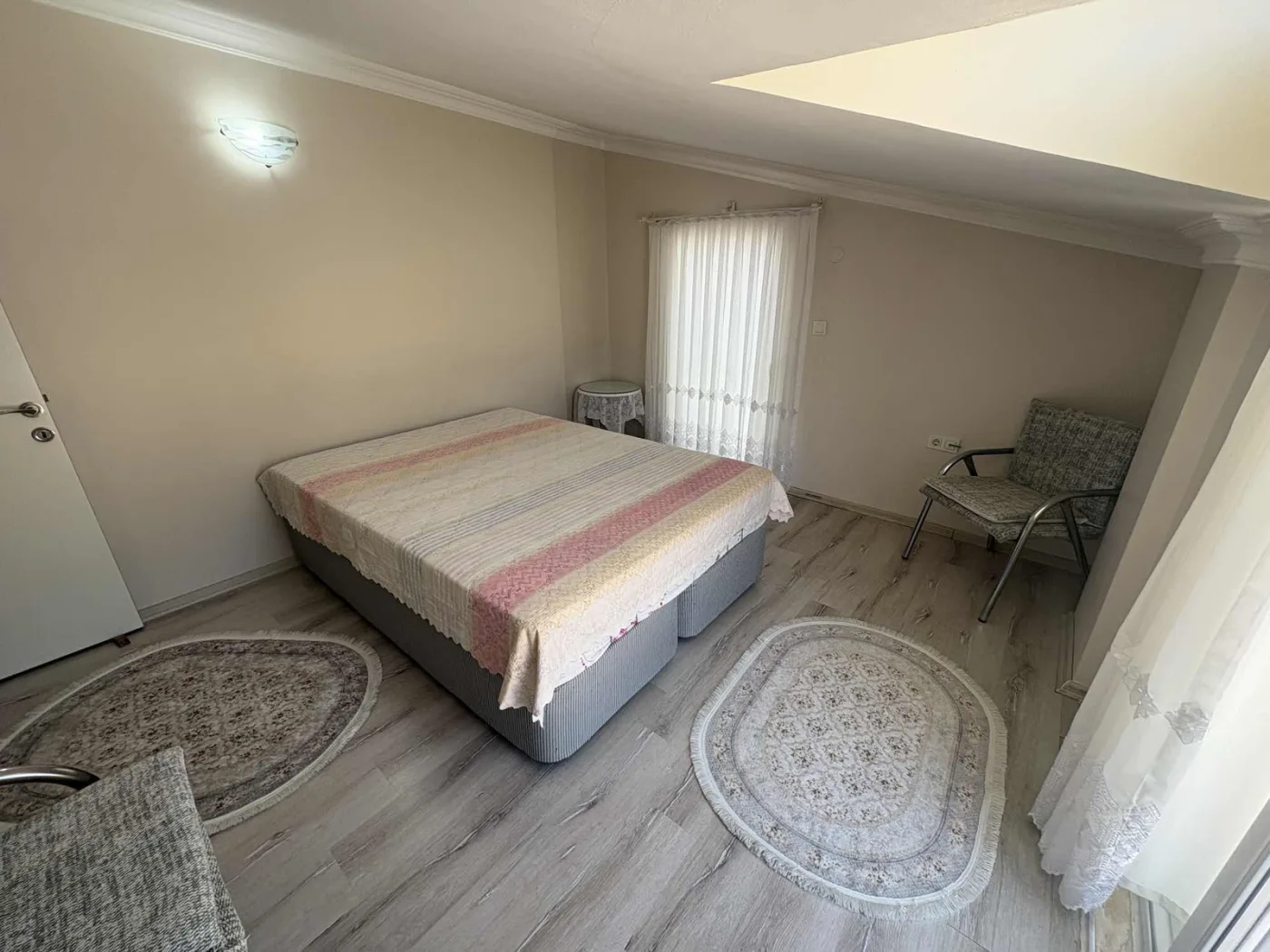 Kuşadası Yavansu'da Havuzlu Sitede Köşe Konum 5+1 Villa