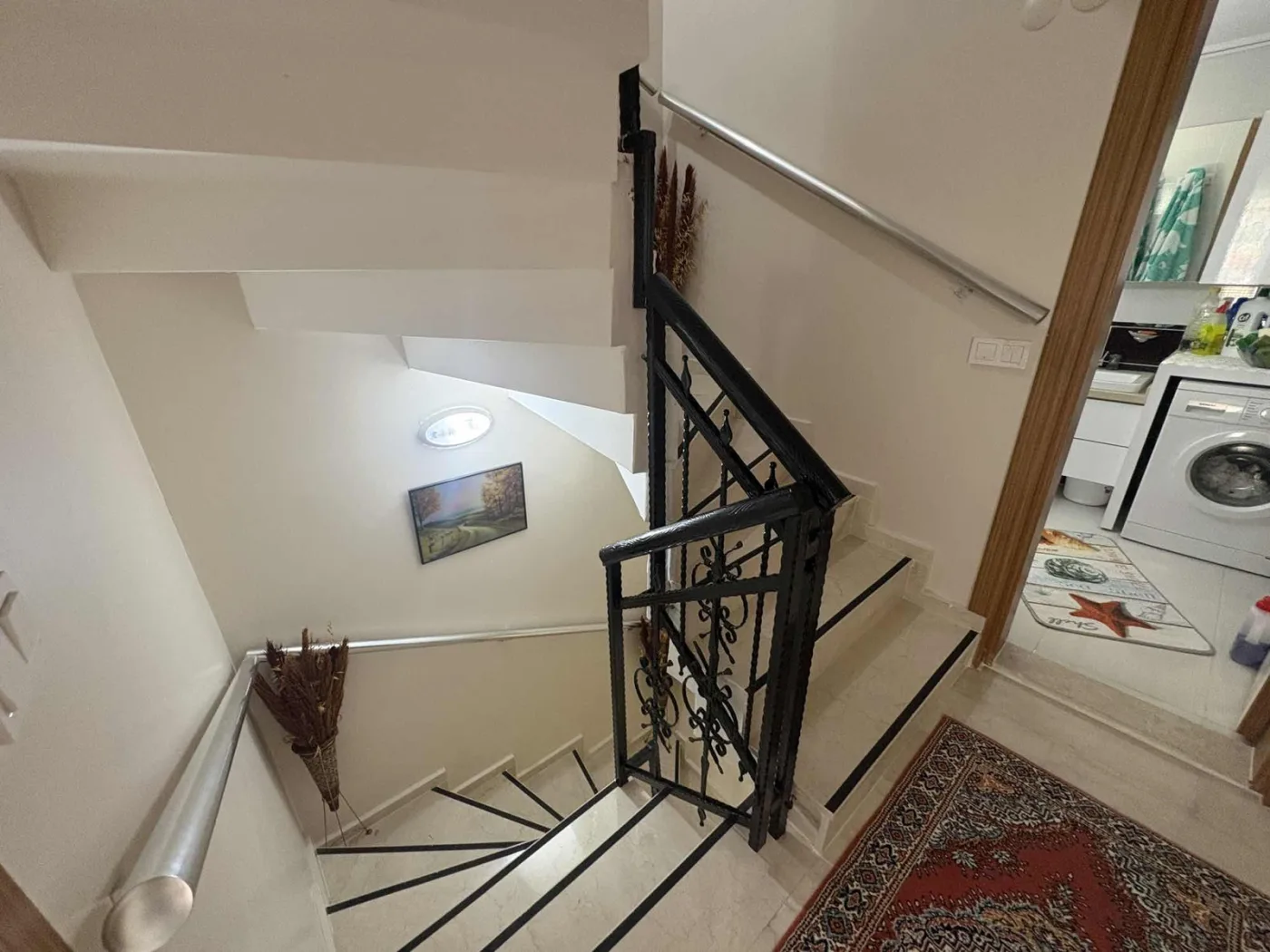 Kuşadası Yavansu'da Havuzlu Sitede Köşe Konum 5+1 Villa