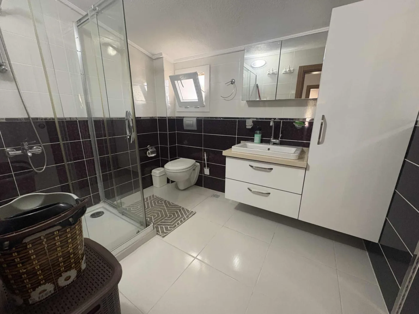 Kuşadası Yavansu'da Havuzlu Sitede Köşe Konum 5+1 Villa