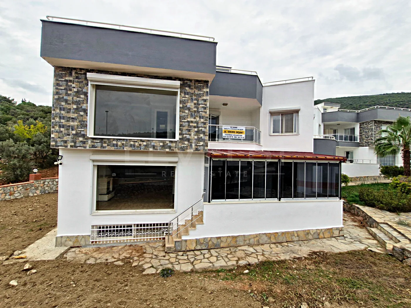 KUŞADASI BAYRAKLIDEDE 5+2 SATILIK MÜSTAKİL VİLLA
