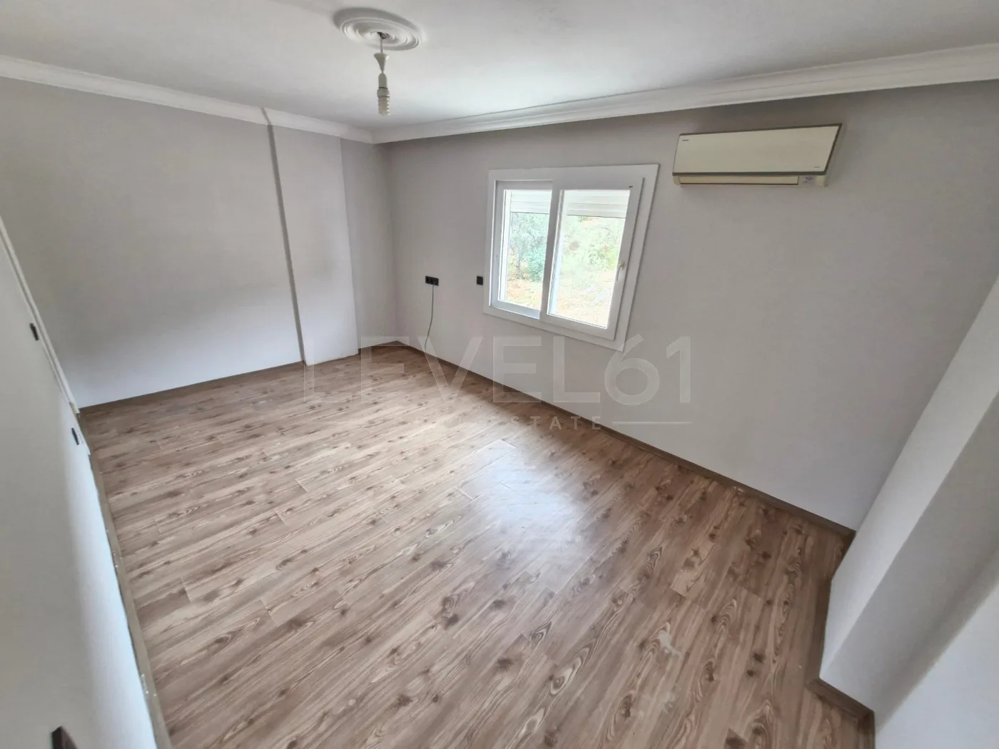 KUŞADASI BAYRAKLIDEDE 5+2 SATILIK MÜSTAKİL VİLLA