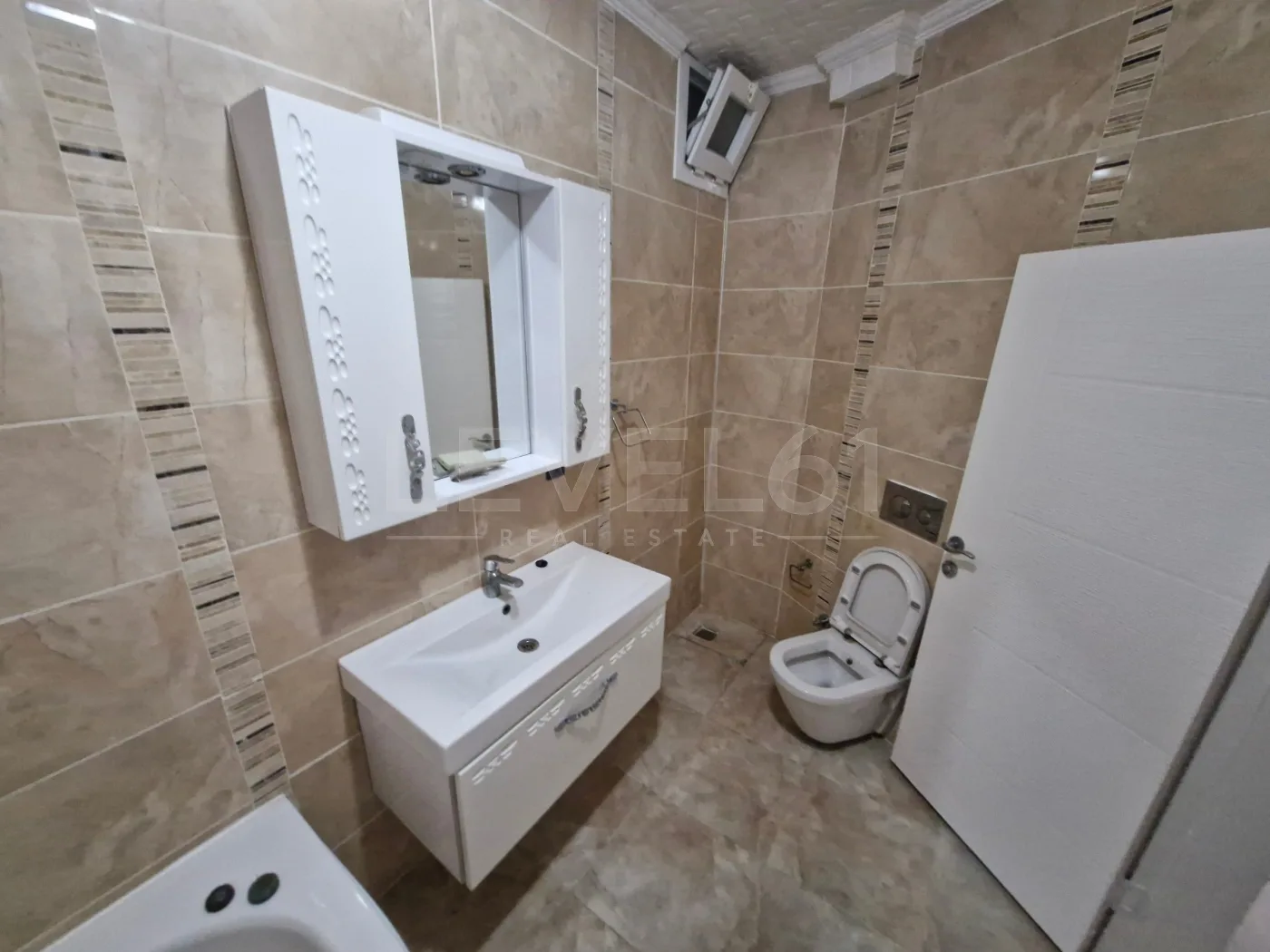 KUŞADASI BAYRAKLIDEDE 5+2 SATILIK MÜSTAKİL VİLLA
