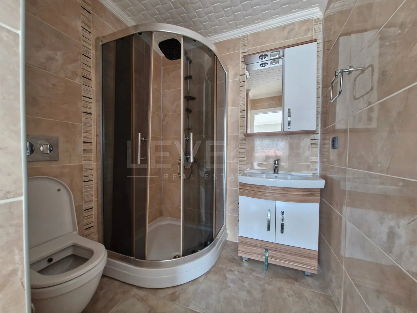 KUŞADASI BAYRAKLIDEDE 5+2 SATILIK MÜSTAKİL VİLLA