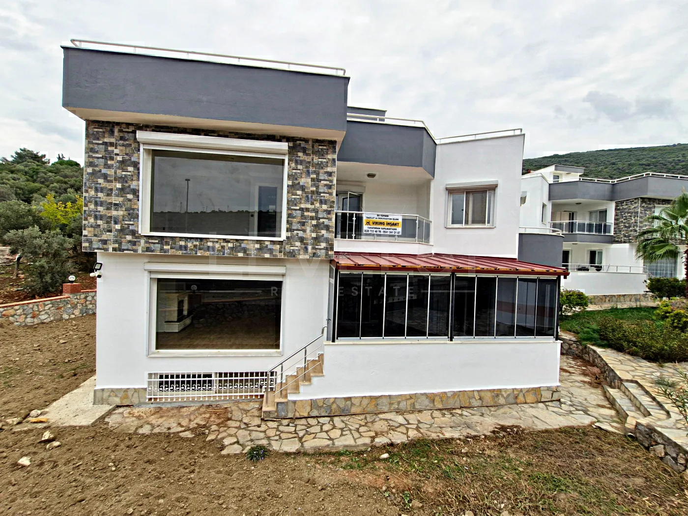 KUŞADASI BAYRAKLIDEDE 5+2 SATILIK MÜSTAKİL VİLLA