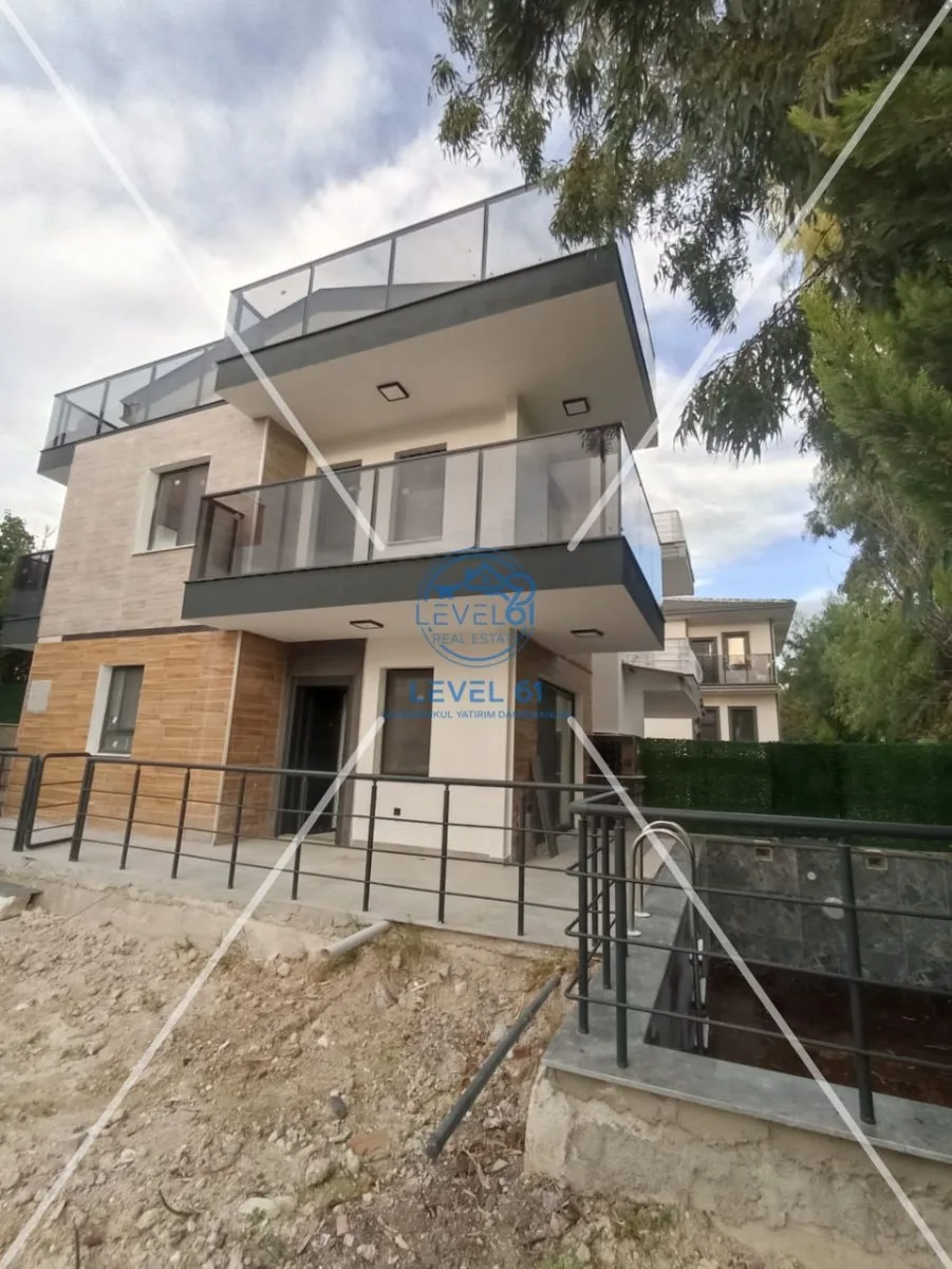 Level61'den Kuşadası Karaova'da Satılık 3+1 Sıfır Özel Havuzlu