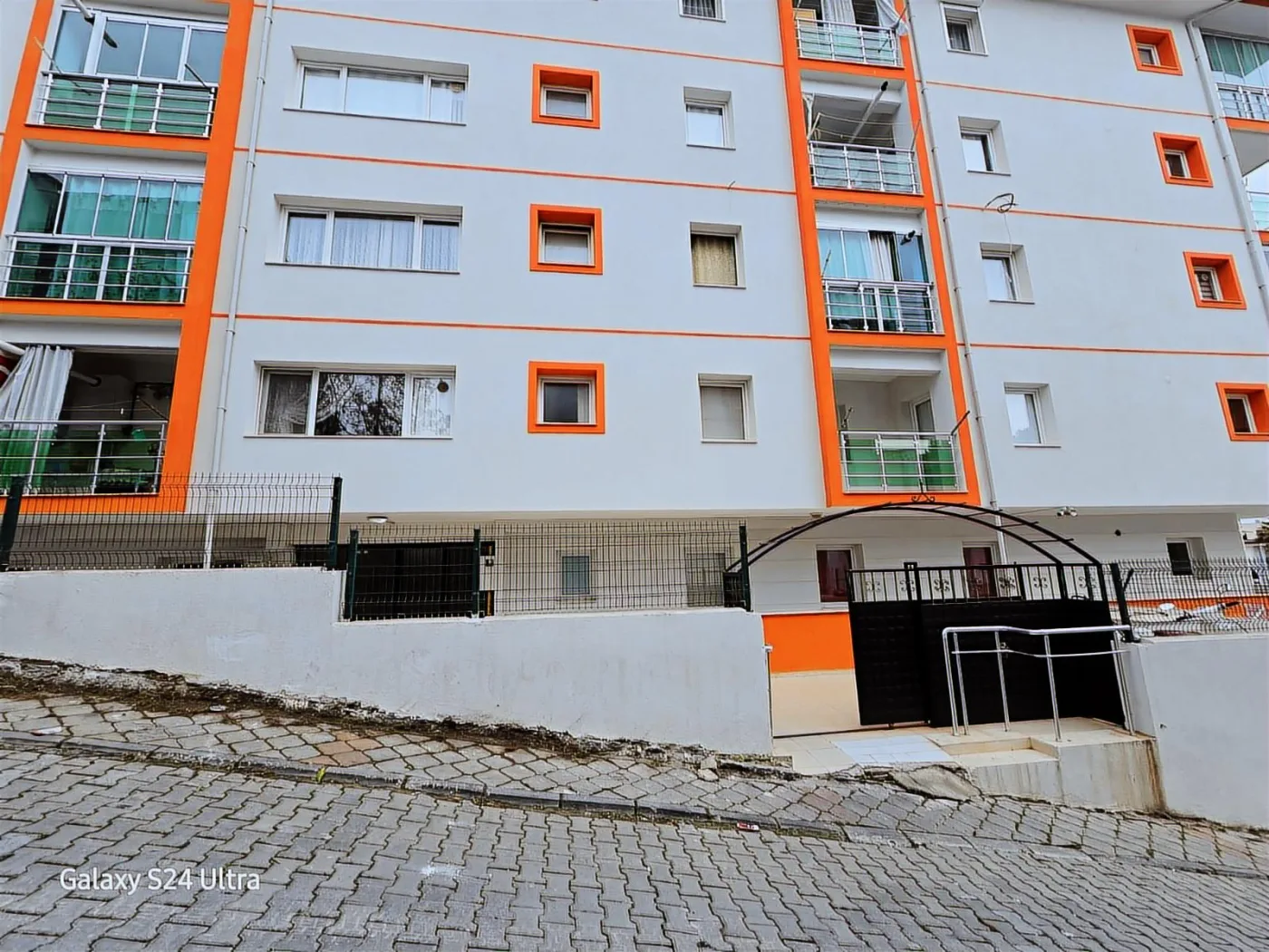 KUŞADASI Merkezde 3+1 Bakımlı Satılık Daire
