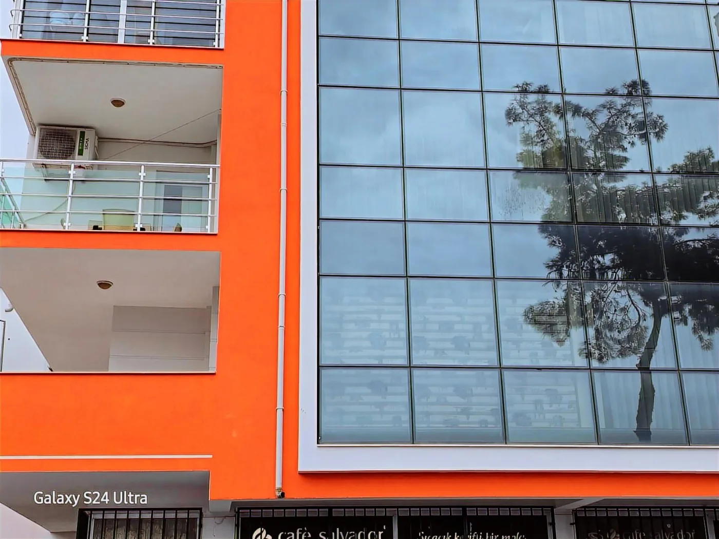 KUŞADASI Merkezde 3+1 Bakımlı Satılık Daire