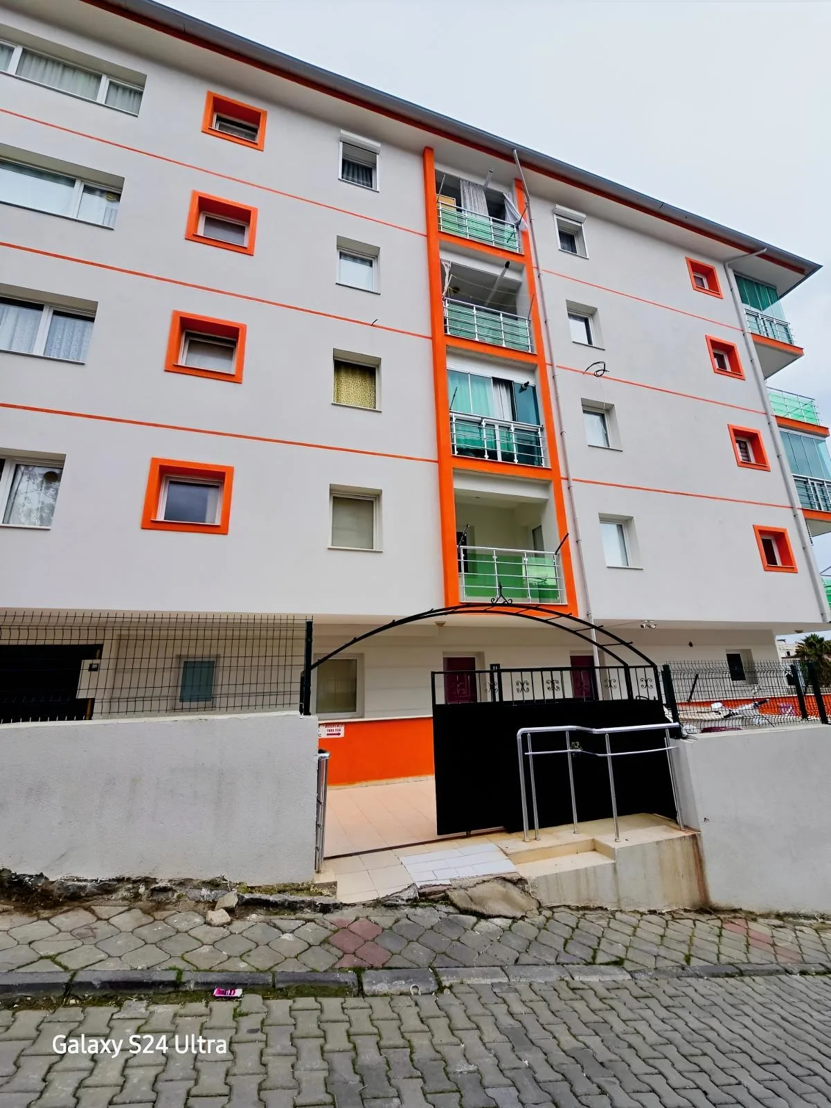 KUŞADASI Merkezde 3+1 Bakımlı Satılık Daire