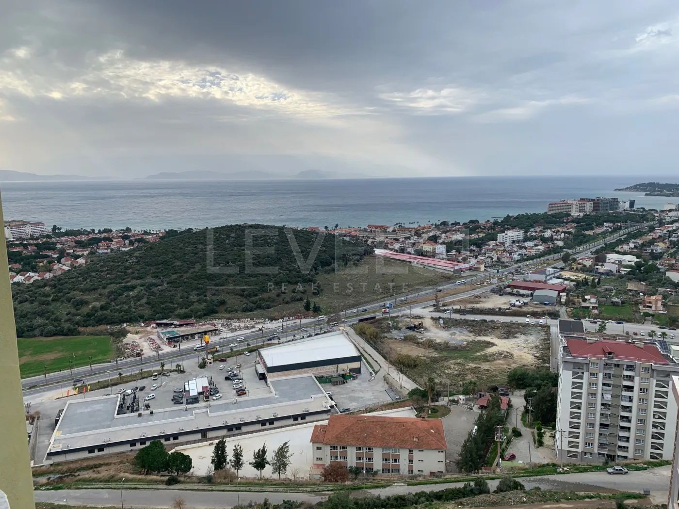 KUŞADASI Uydukent de 2+1 Satılık