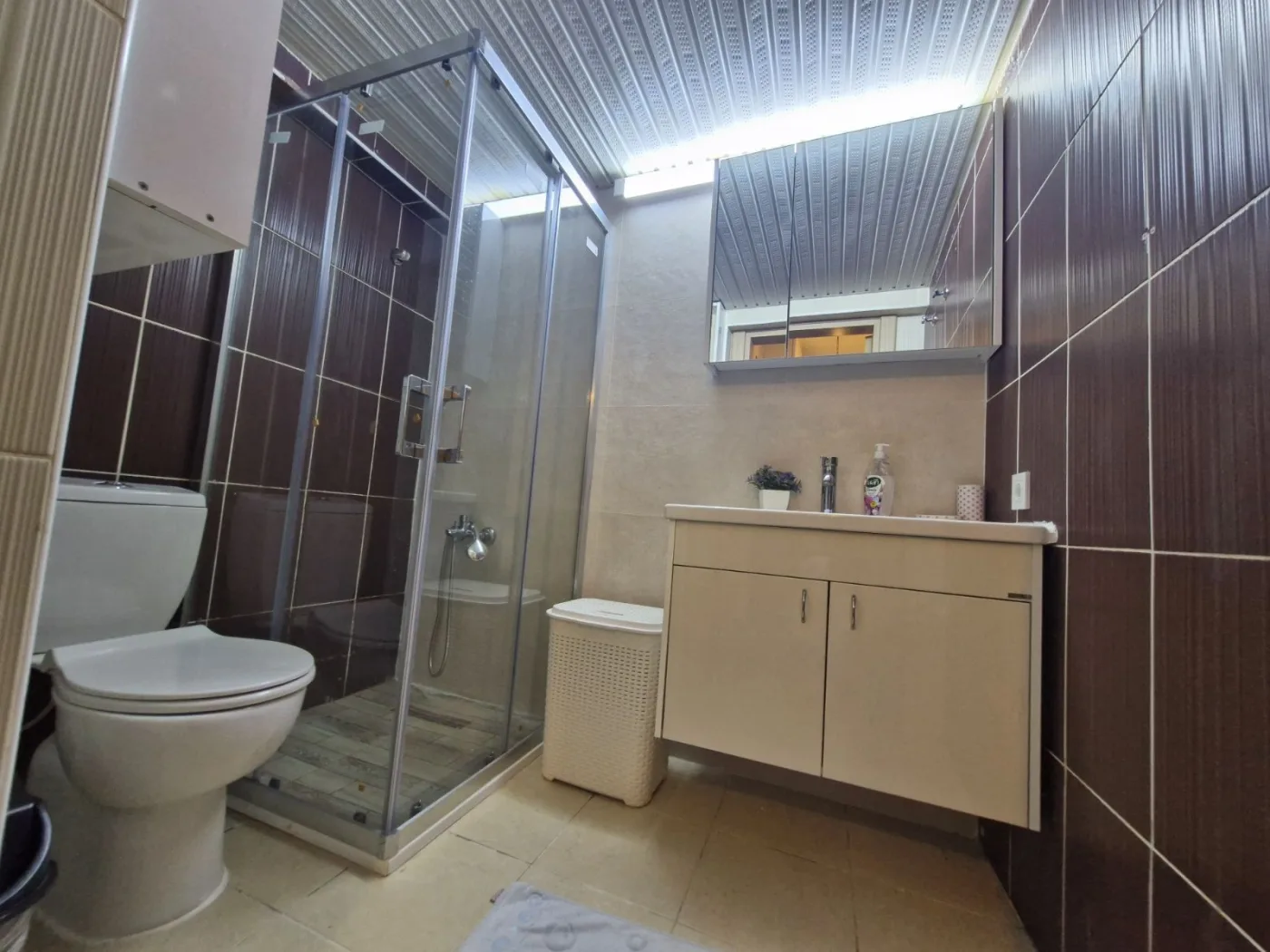 Kuşadası Havuzlu Site İçerisinde Deniz Manzaralı Satılık Daire