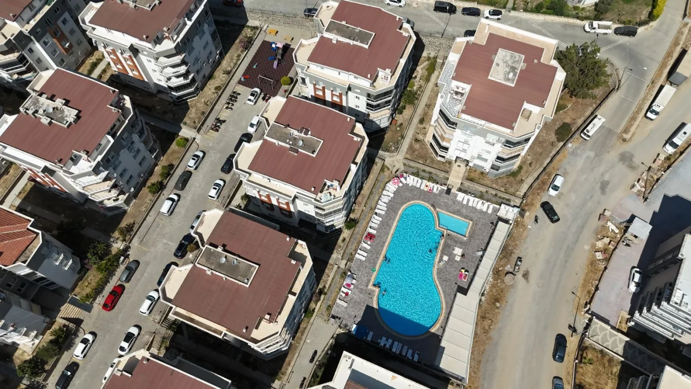 Kuşadası Havuzlu Site İçerisinde Deniz Manzaralı Satılık Daire