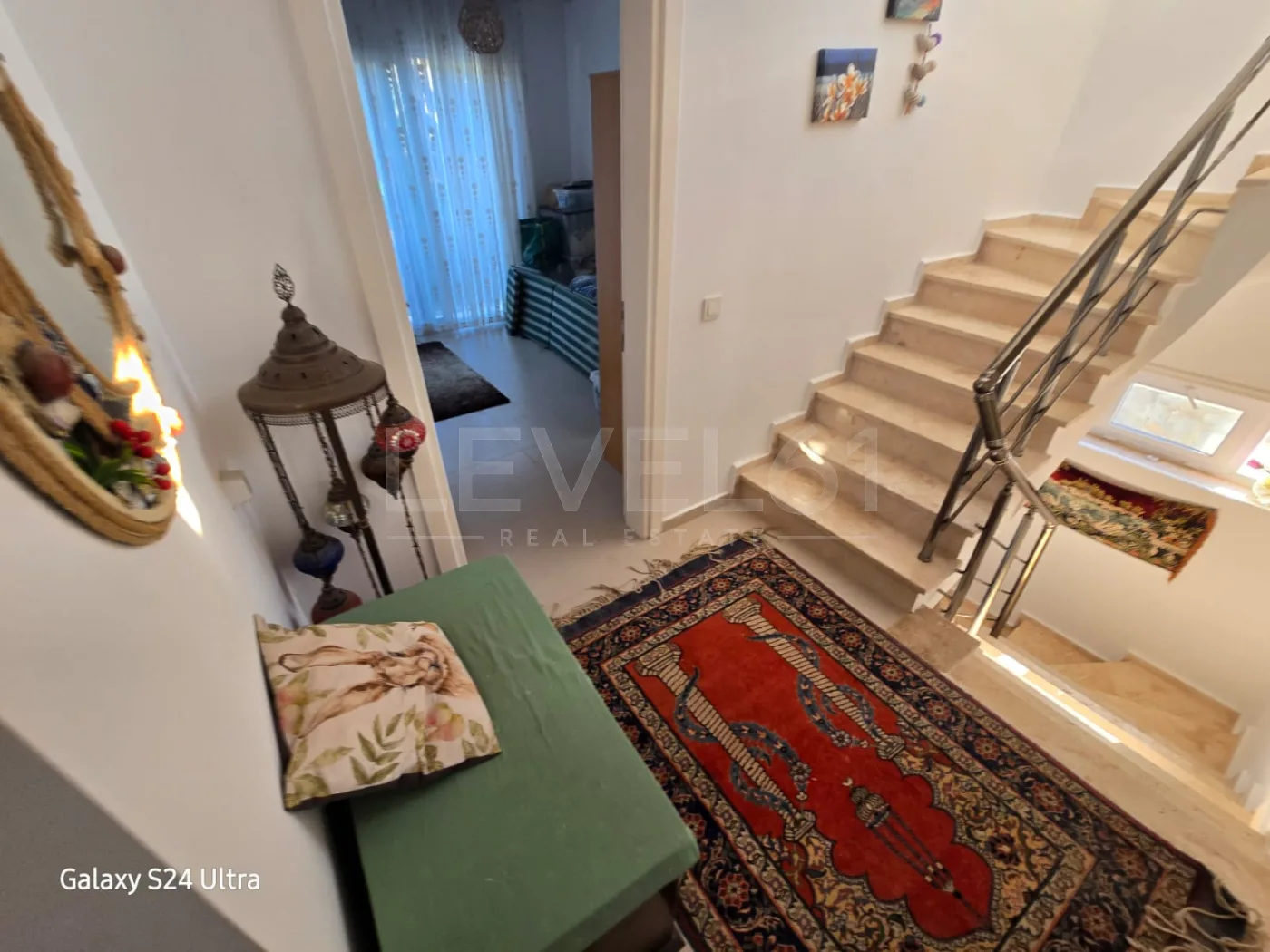 KUŞADASINDA Deniz Manzaralı Müstakil Havuzlu Villa