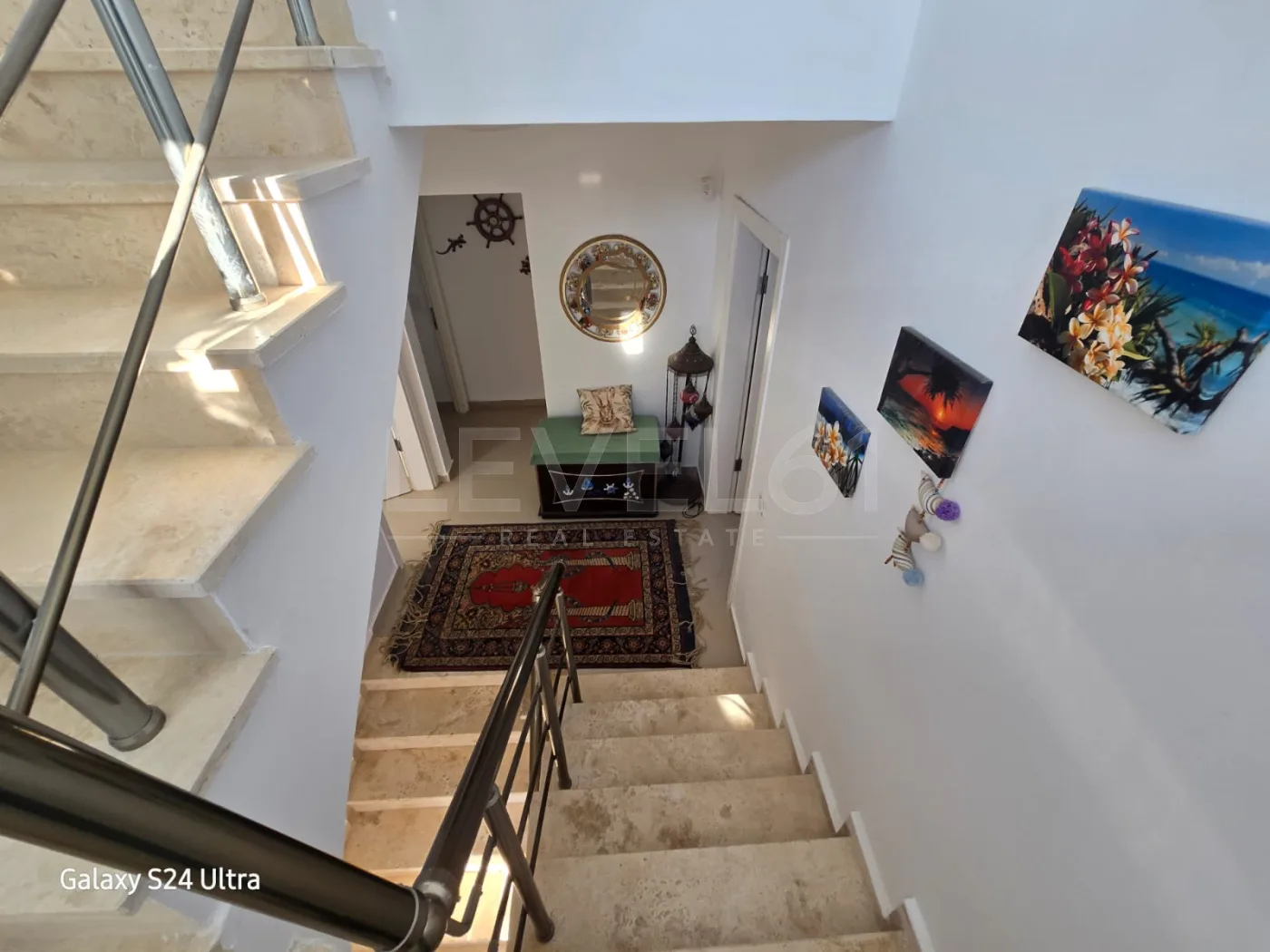 KUŞADASINDA Deniz Manzaralı Müstakil Havuzlu Villa