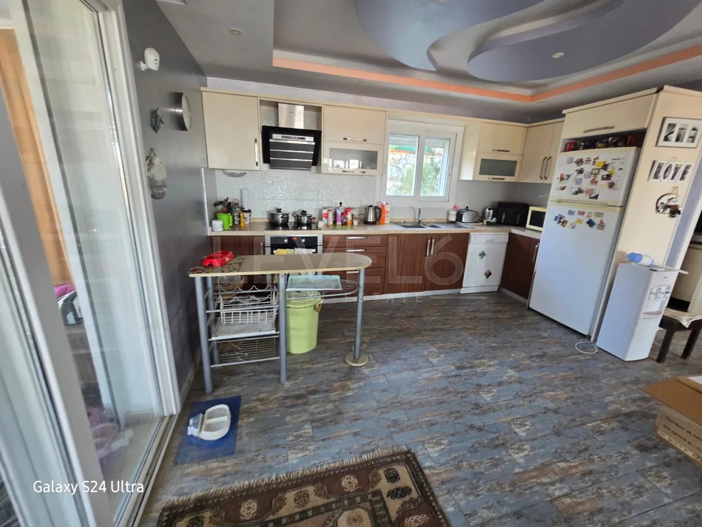 KUŞADASINDA Deniz Manzaralı Müstakil Havuzlu Villa