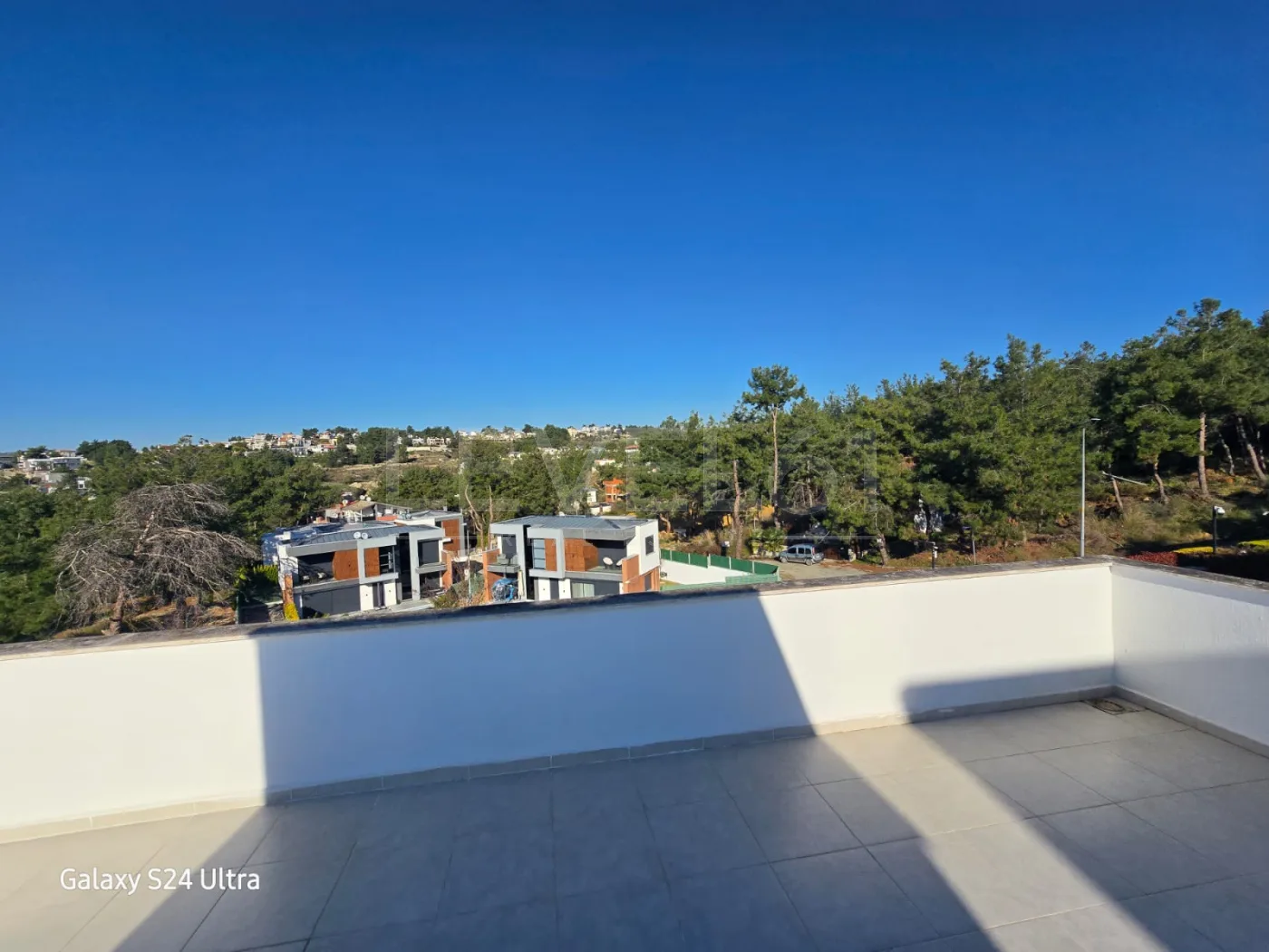 KUŞADASINDA Deniz Manzaralı Müstakil Havuzlu Villa
