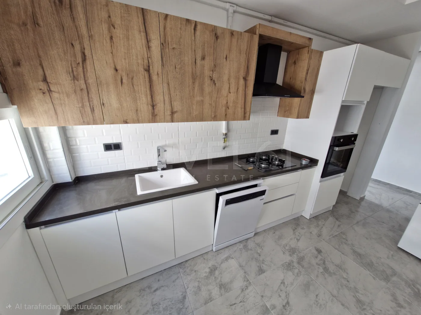 Kuşadası Yeni İkiçeşmelik Satılık Kapalı Mutfak 3+1 Daire