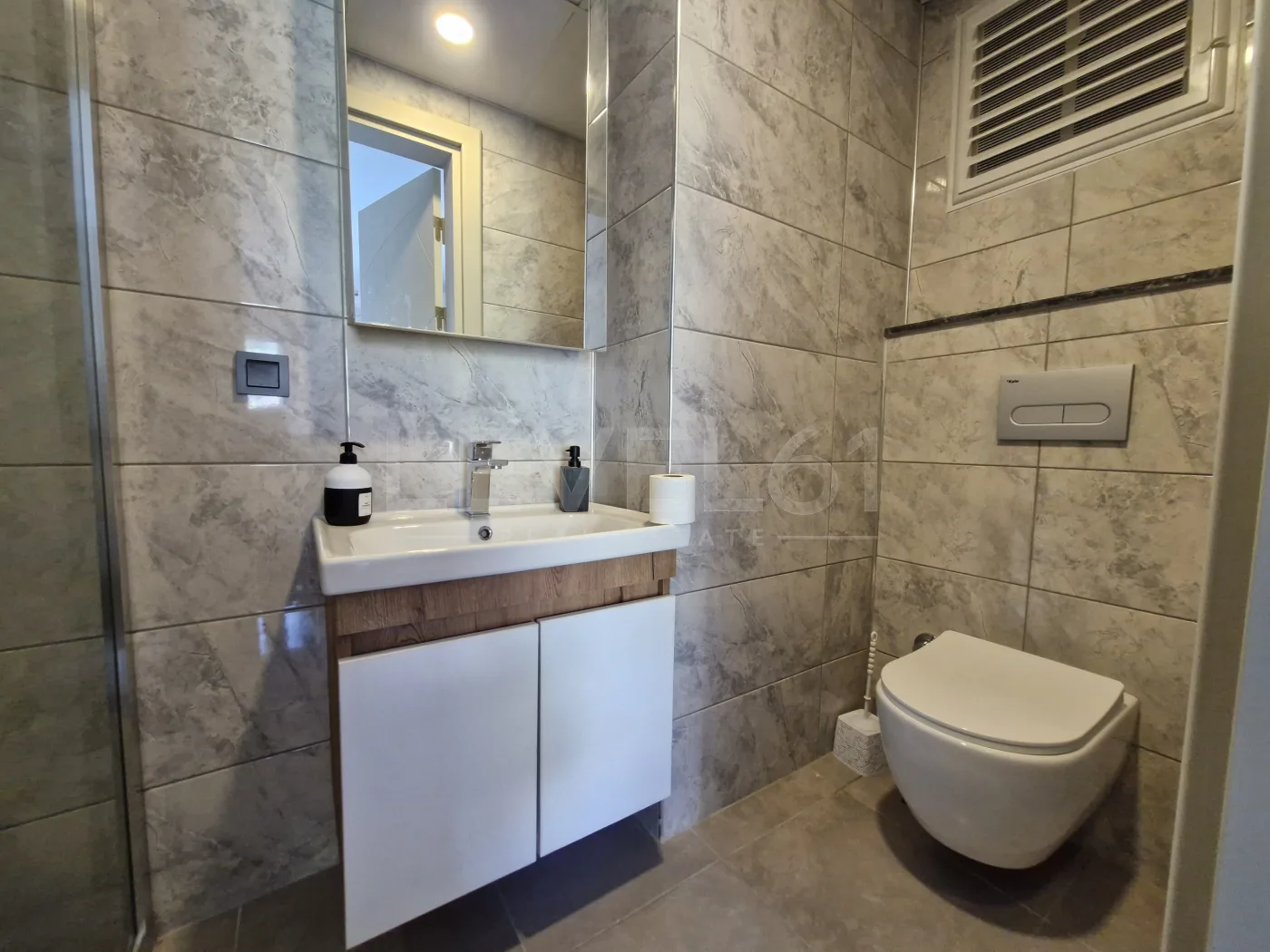 Kuşadası Yeni İkiçeşmelik Satılık Kapalı Mutfak 3+1 Daire