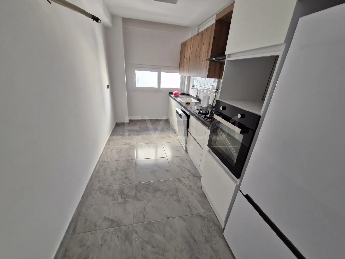 Kuşadası Yeni İkiçeşmelik Satılık Kapalı Mutfak 3+1 Daire