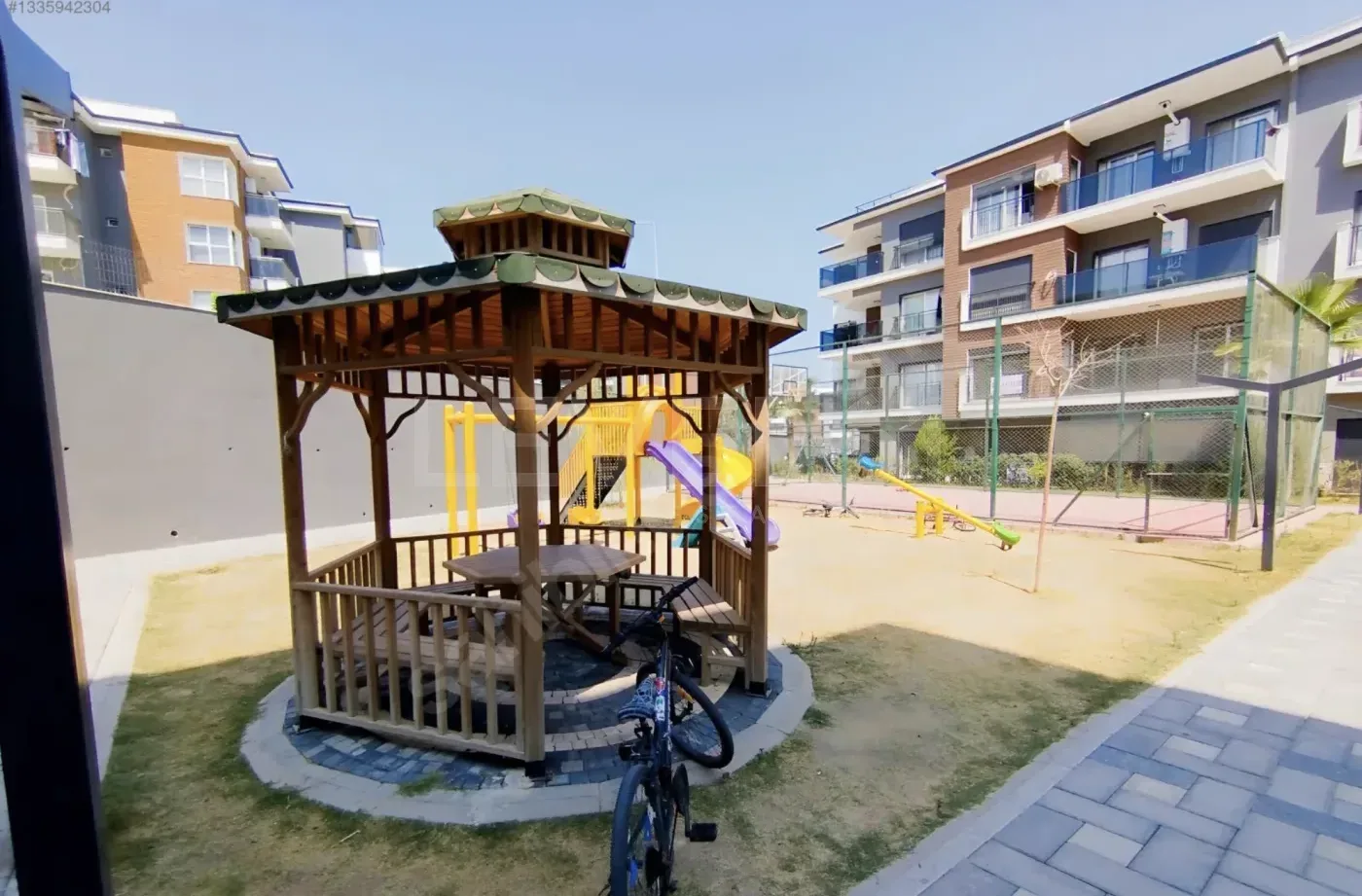 Değirmendere Mh. Havuzlu Sitede 3+1 Satılık Daire