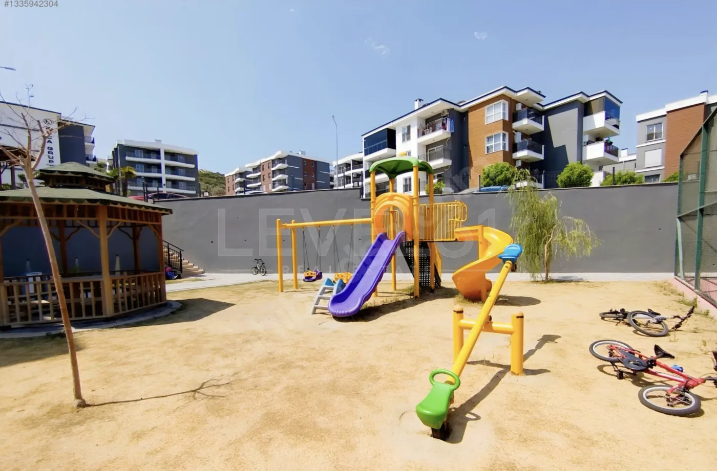 Değirmendere Mh. Havuzlu Sitede 3+1 Satılık Daire