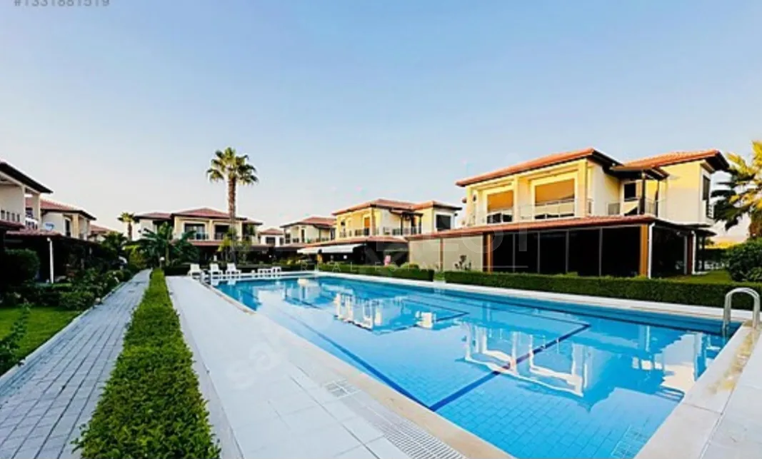 KUŞADASI DAVUTLARDA SATILIK 3+1 HAVUZLU VİLLA