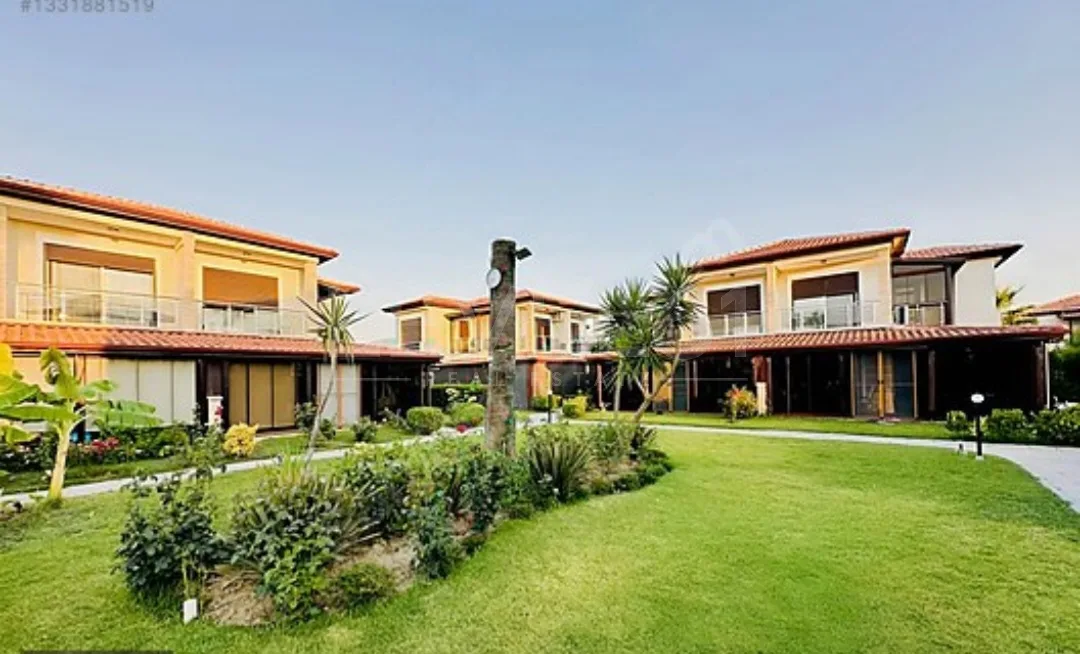 KUŞADASI DAVUTLARDA SATILIK 3+1 HAVUZLU VİLLA