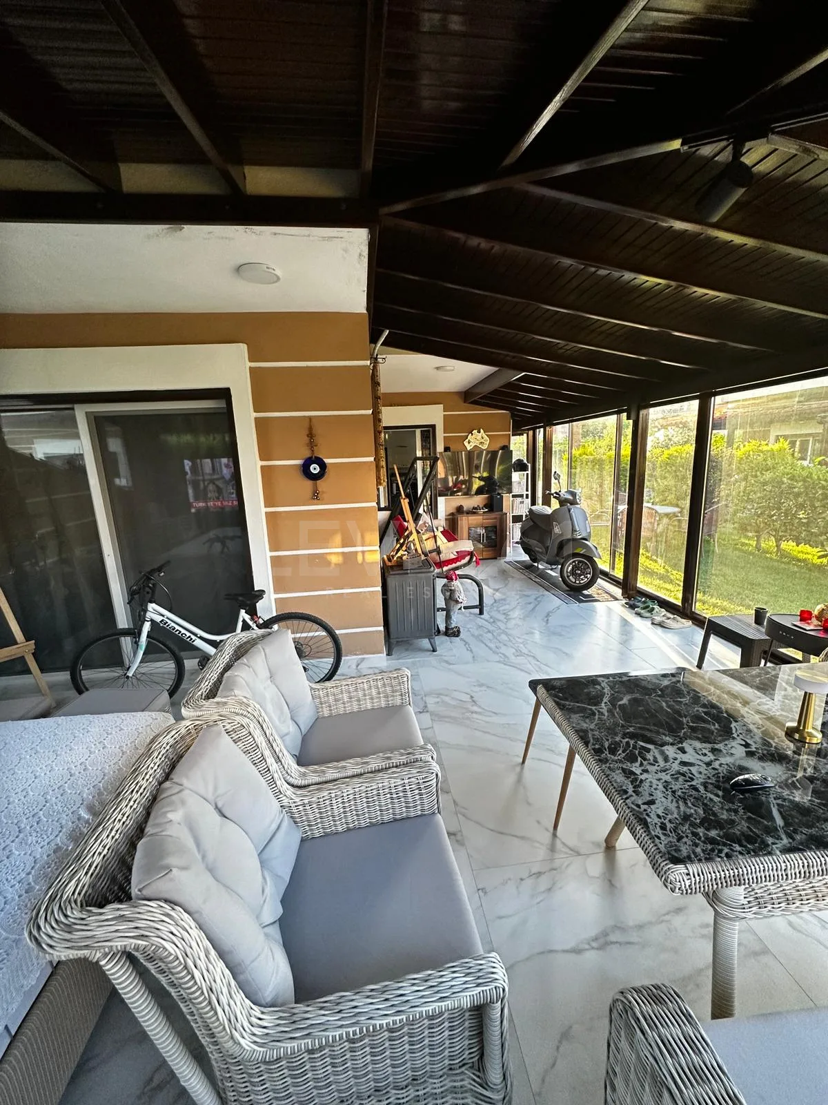 KUŞADASI DAVUTLARDA SATILIK 3+1 HAVUZLU VİLLA