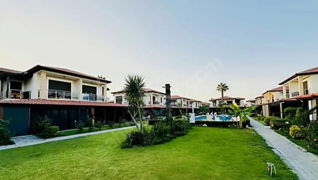 KUŞADASI DAVUTLARDA SATILIK 3+1 HAVUZLU VİLLA